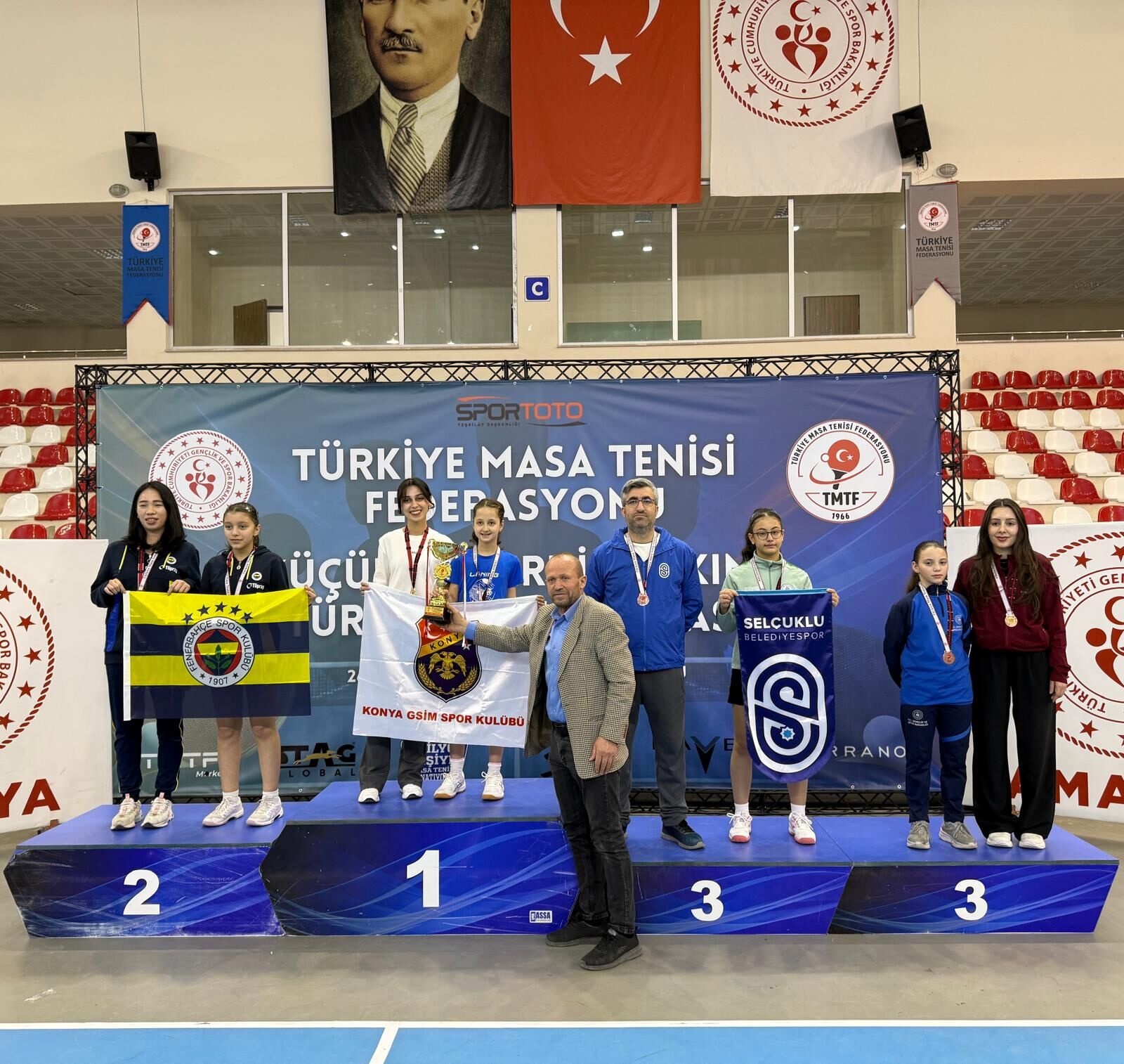Masa Teni̇si̇ (Ceyda Dökmeci̇2)