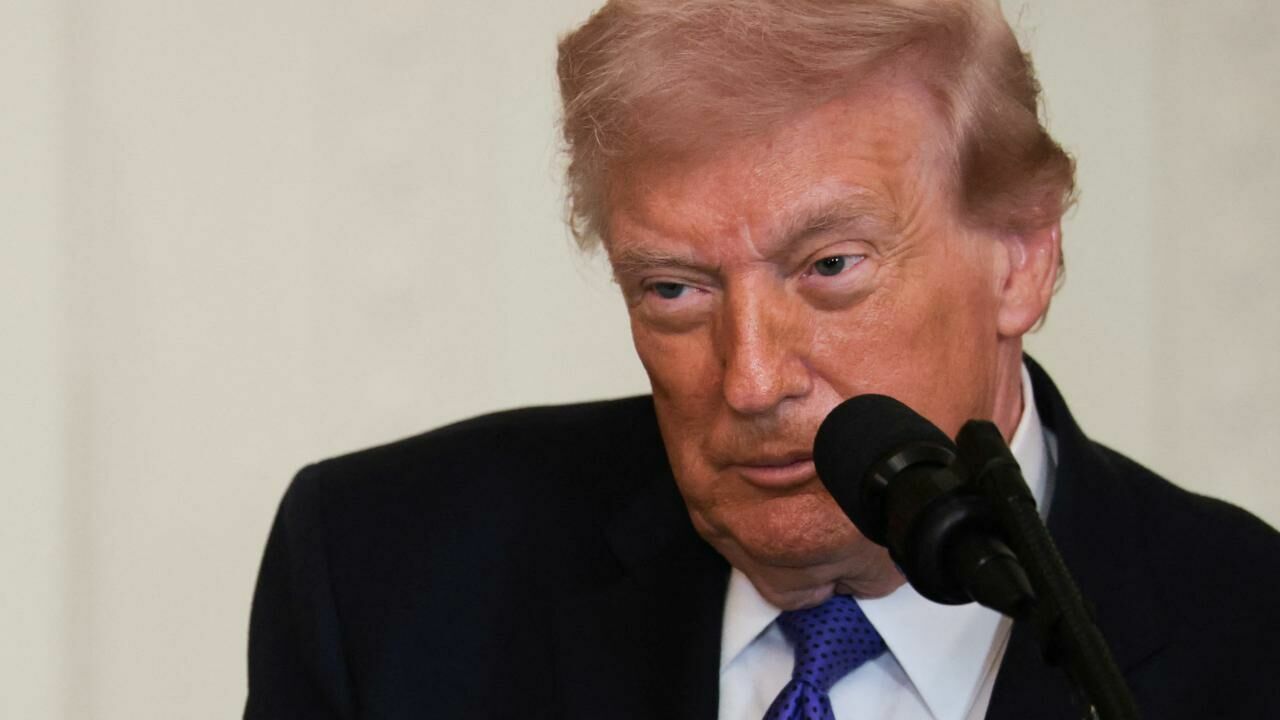 Trump Re 2443233