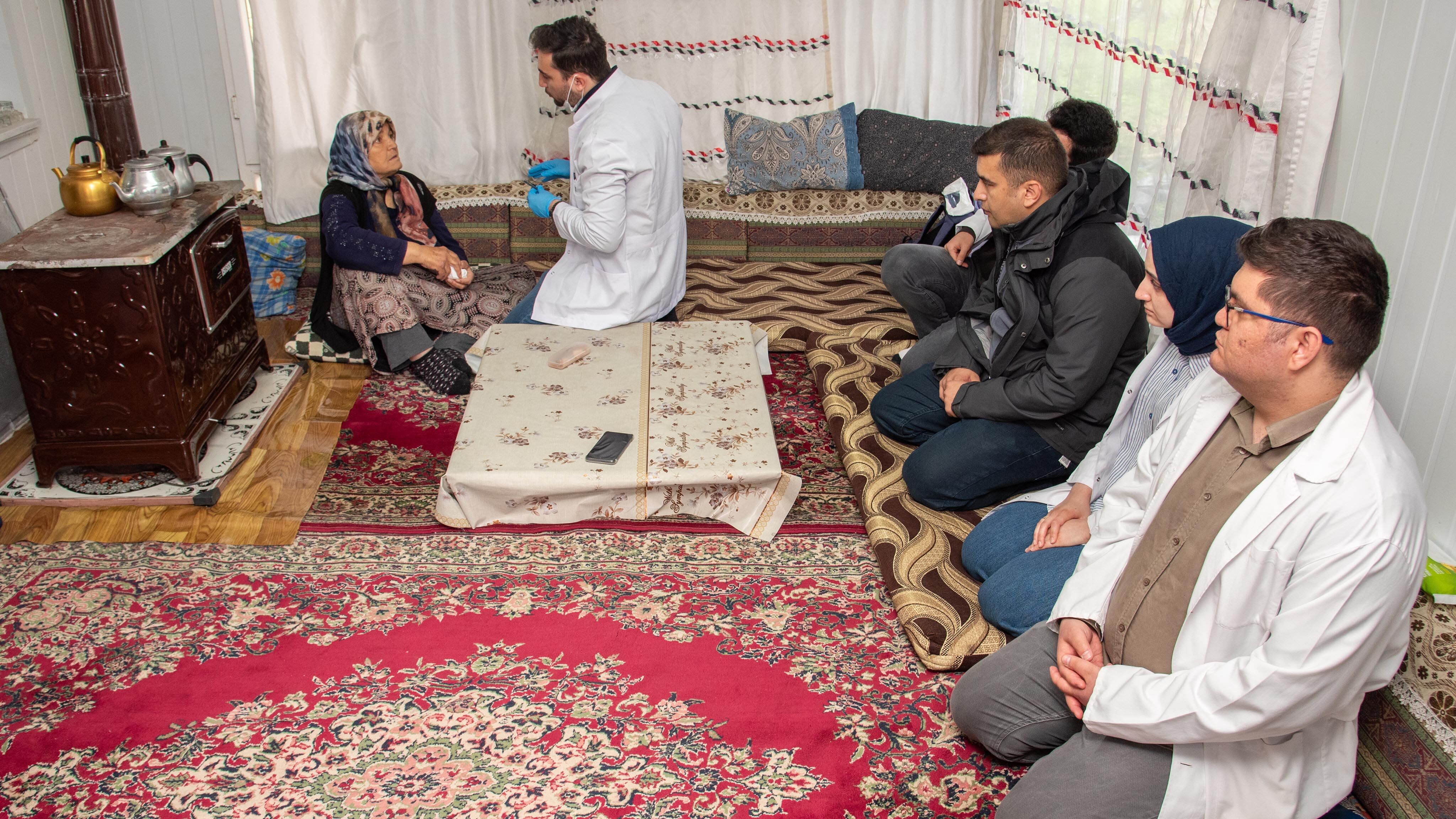 Kampüsten Mahalleye İyilik Sağlık Hareketi Hayıroğlu’nda (5)