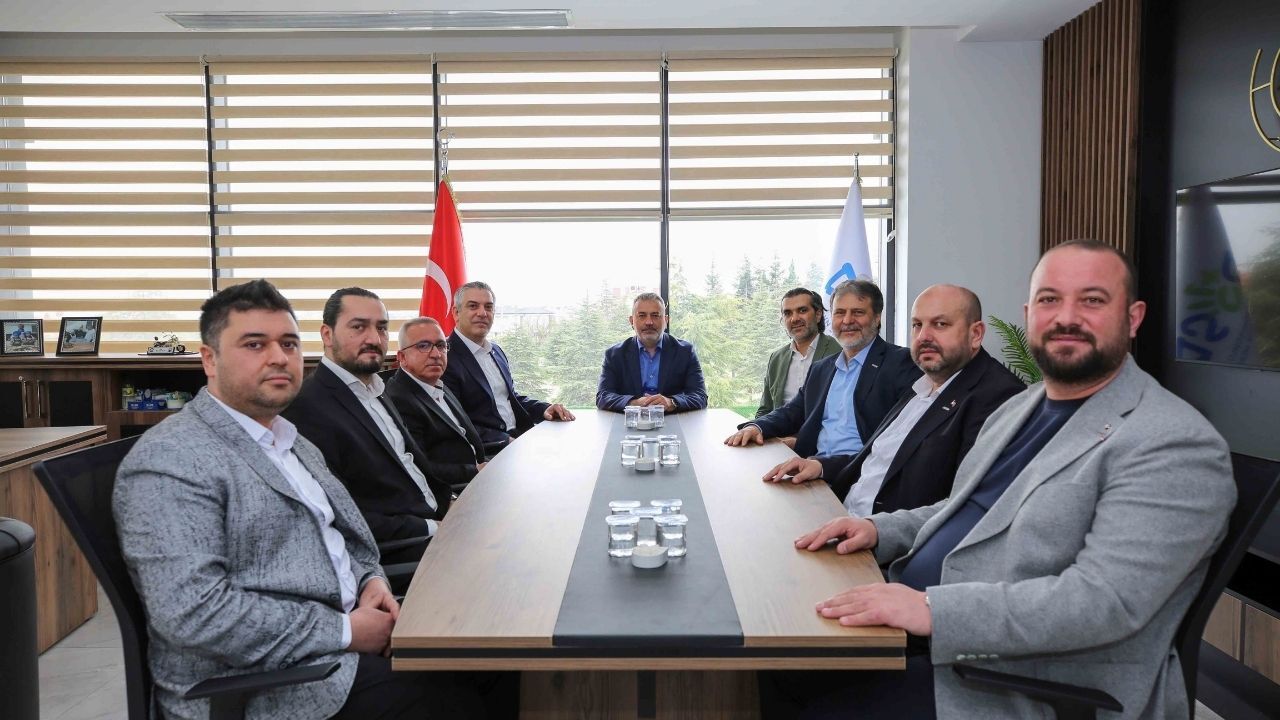 Kırmızı Ve Beyaz Modern Son Dakika Haberleri Youtube Küçük Resmi 2026 04 17T144309.817
