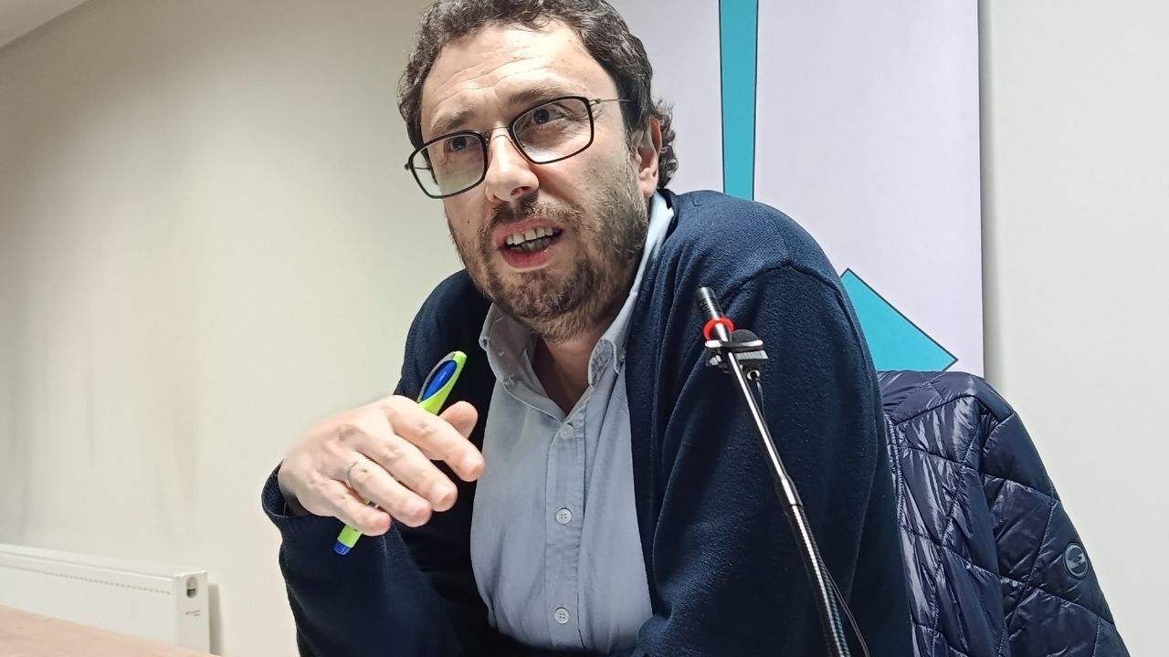 Kırmızı Ve Beyaz Modern Son Dakika Haberleri Youtube Küçük Resmi 2026 04 30T141907.151