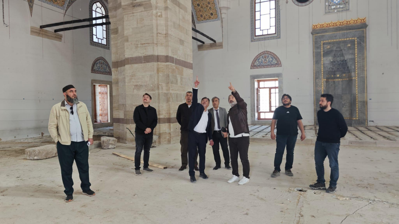 Kırmızı Ve Beyaz Modern Son Dakika Haberleri Youtube Küçük Resmi (23)-14
