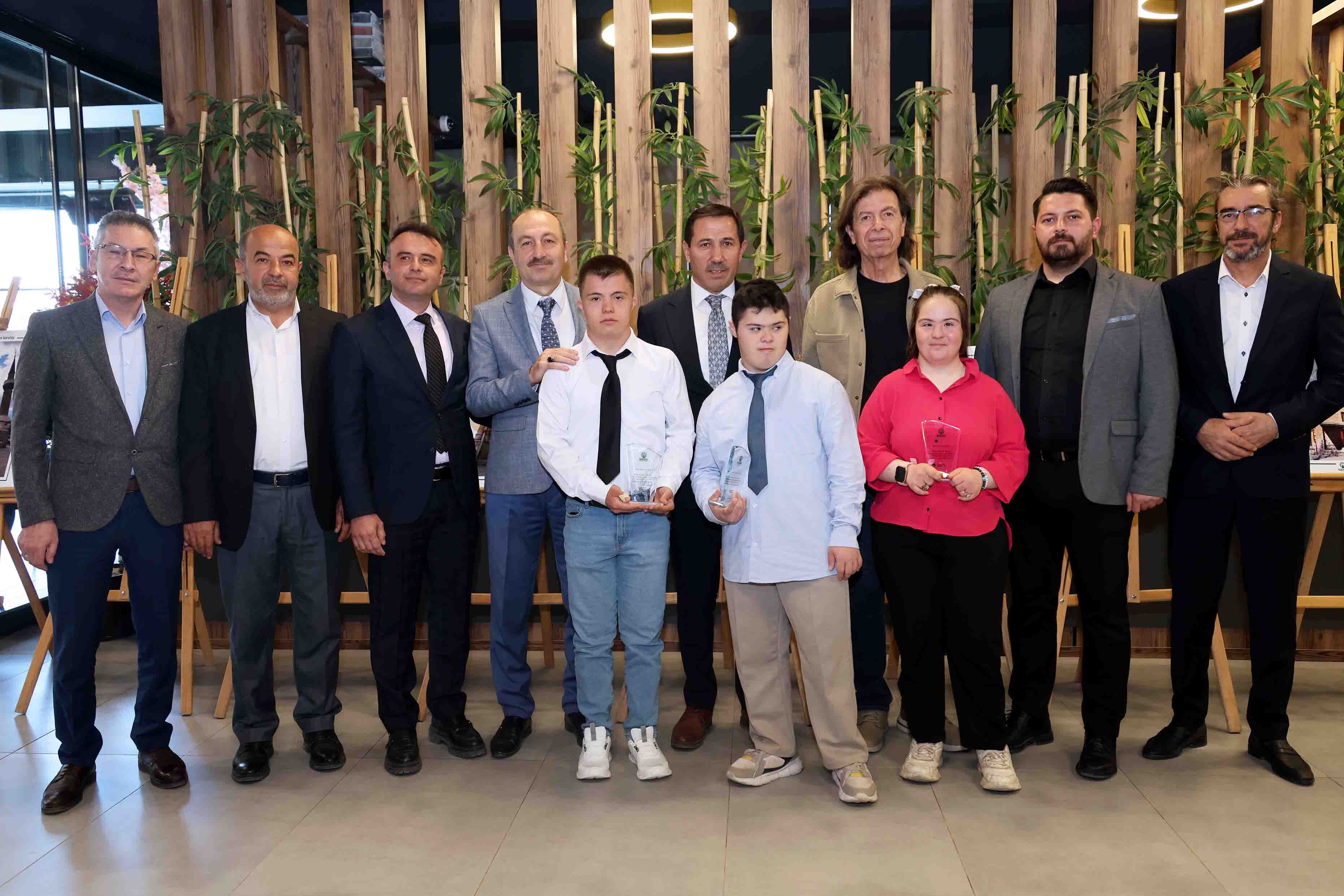 Beni̇m Gözümden Karatay Fotoğraf Sergi̇si̇ Açildi (7)
