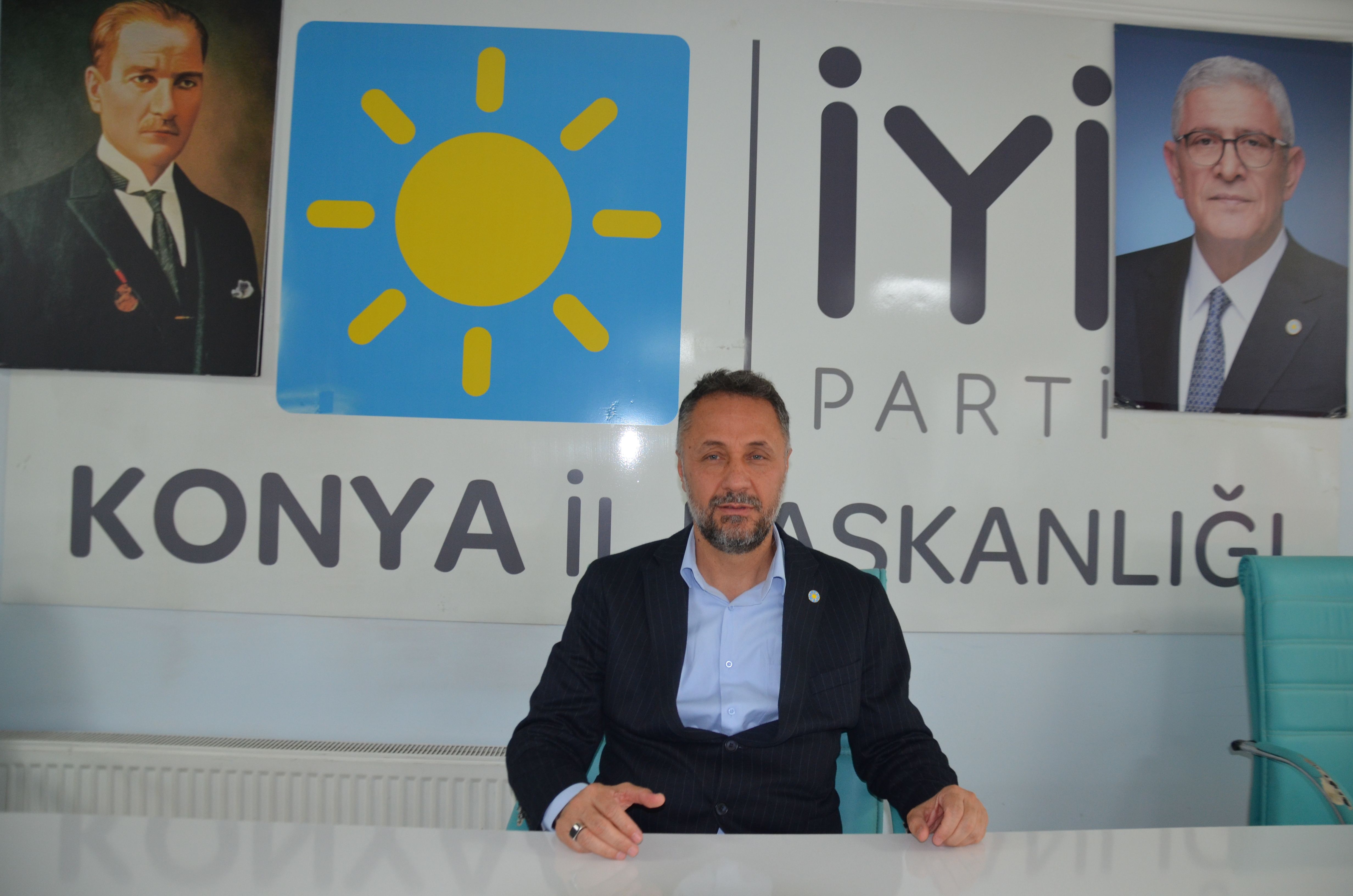 Cumhuriyet onurlu yaşamın teminatıdır!
