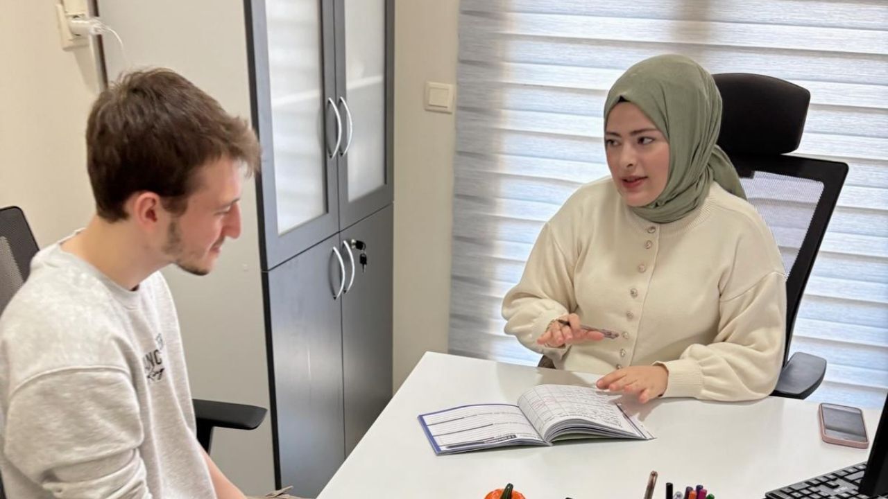Kırmızı Ve Beyaz Modern Son Dakika Haberleri Youtube Küçük Resmi 2026 05 14T095033.853