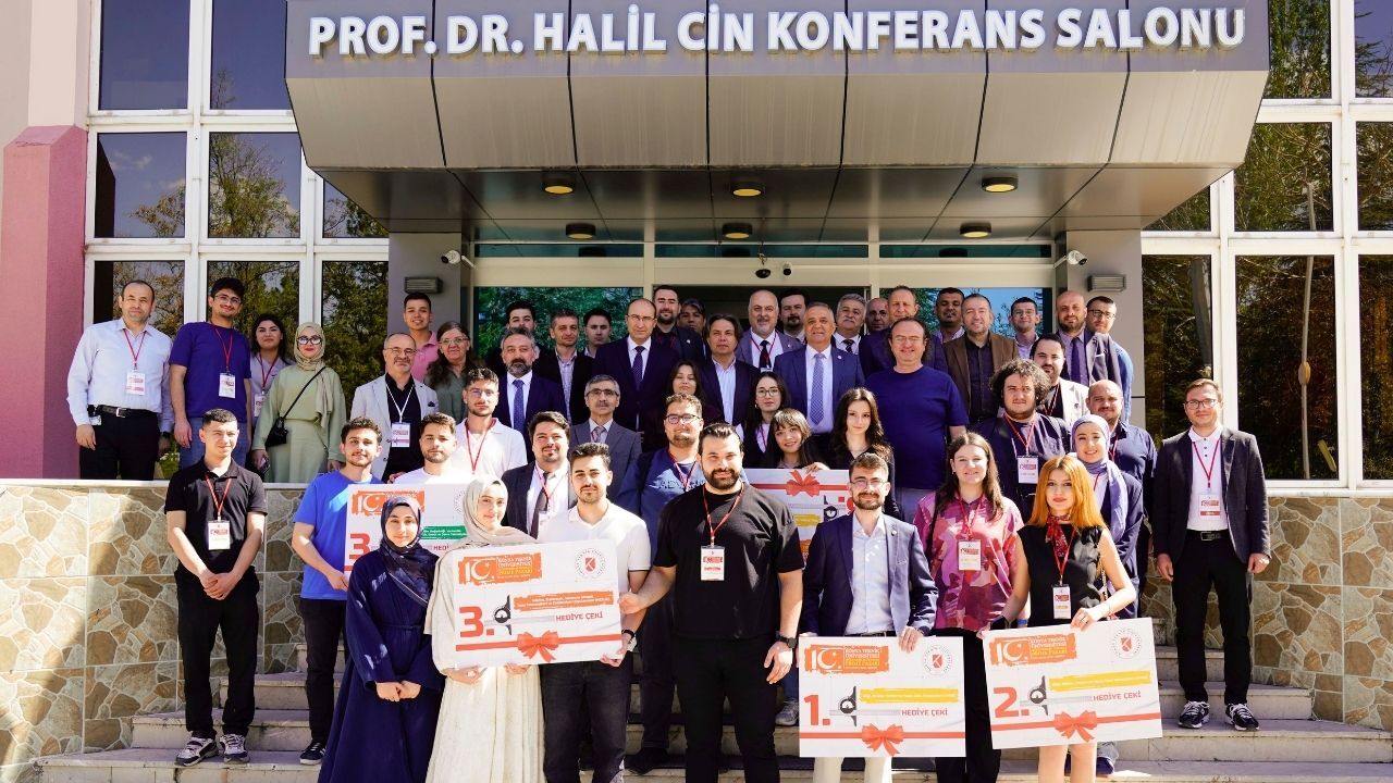 Kırmızı Ve Beyaz Modern Son Dakika Haberleri Youtube Küçük Resmi 2026 05 14T140906.123