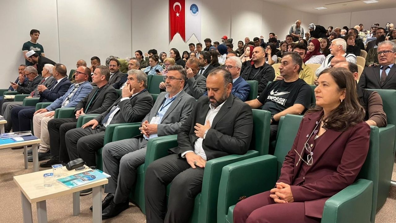 Kırmızı Ve Beyaz Modern Son Dakika Haberleri Youtube Küçük Resmi 2026 05 14T155726.397