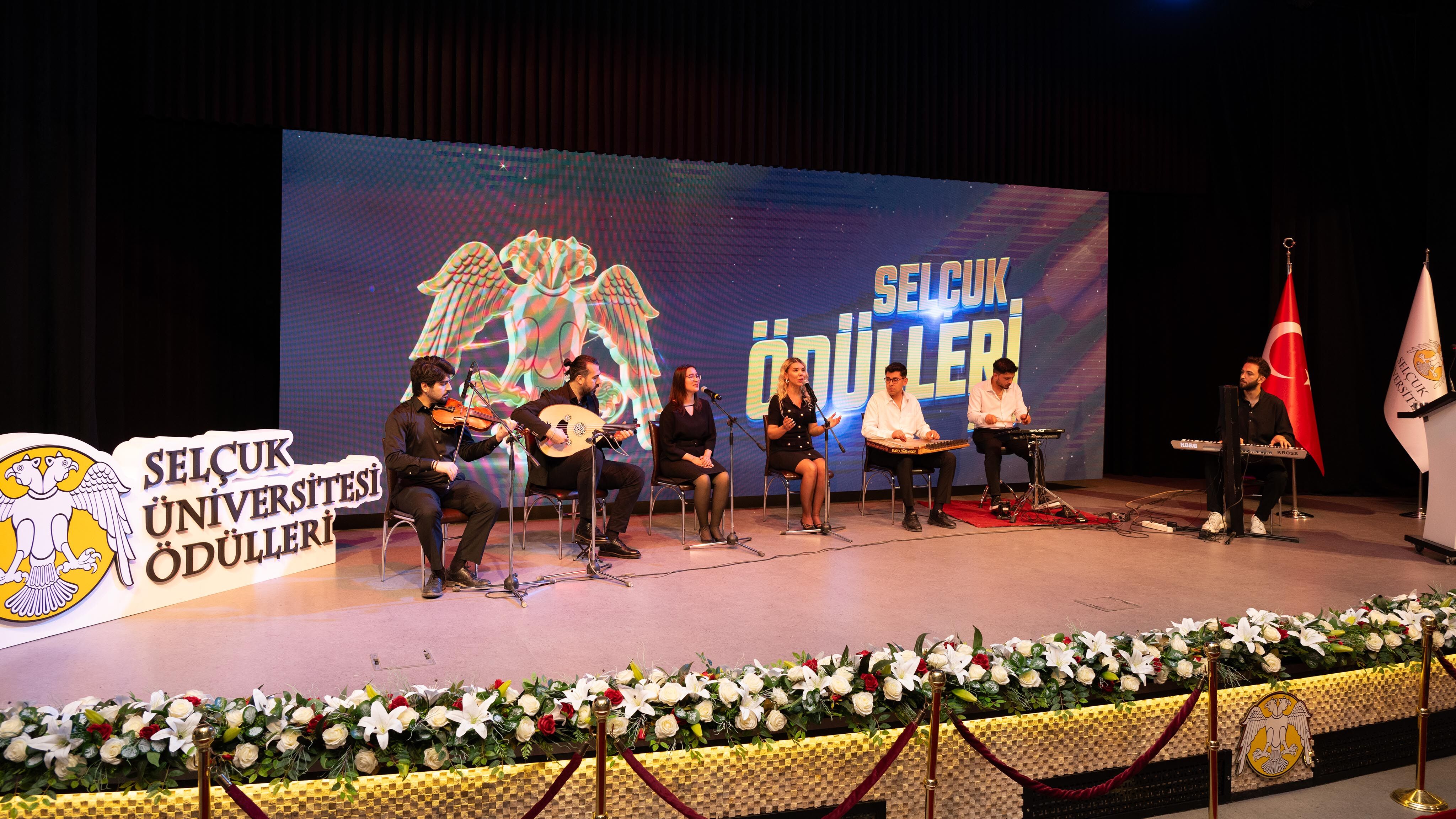Selçuk Üniversitesinde Başarıya Katkı Sağlayanlar Onurlandırıldı (3)