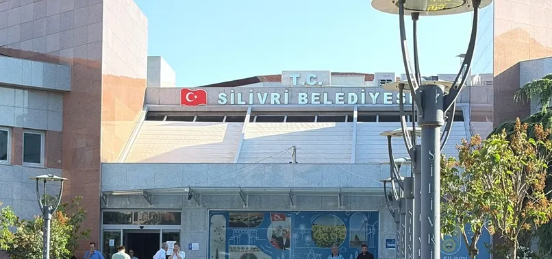 806X378 Silivri Belediyesine Yonelik Yolsuzluk Sorusturmasinda 17 Supheli Adliyeye Sevk Edildi 1781499670032