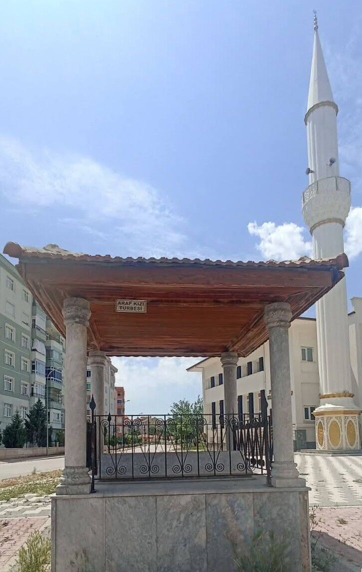 Arap Kızı Türbesi (1)