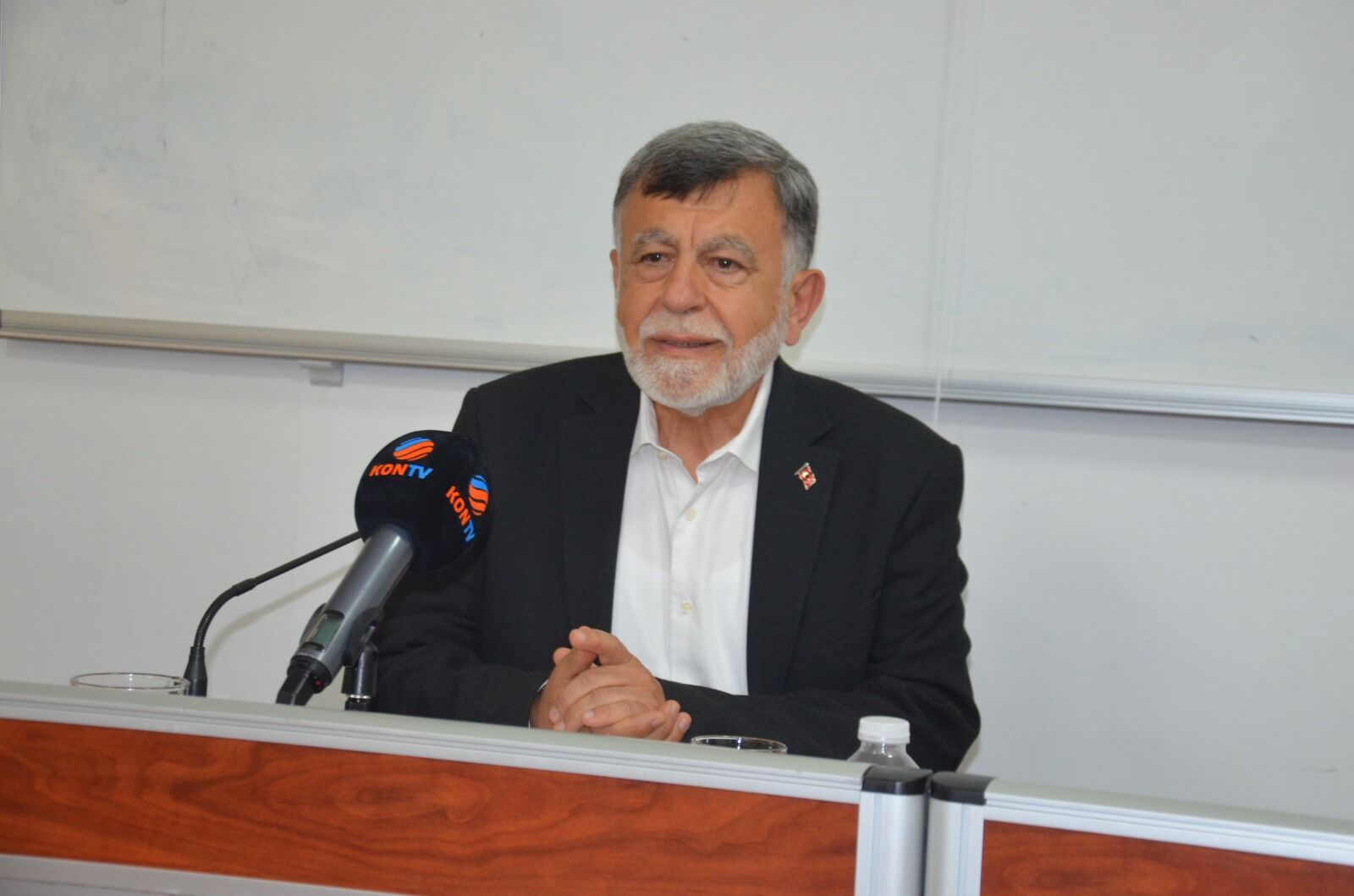 Beki̇r Şahi̇n Konuşurken Foto