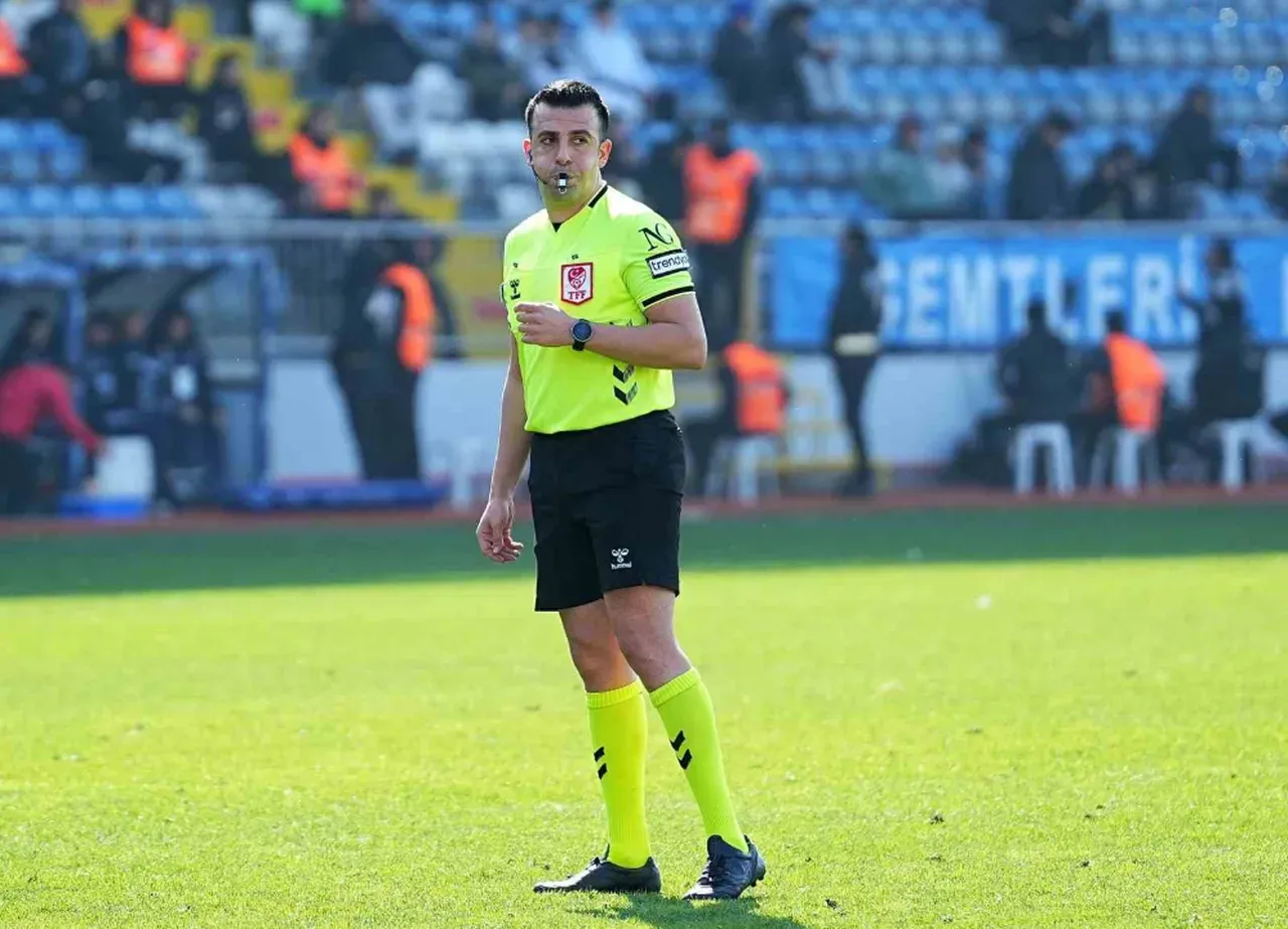 Besiktas Galatasaray Derbisinin Var Hakemi Omer Faruk Turtay Kimdir 1775518 20260307135040