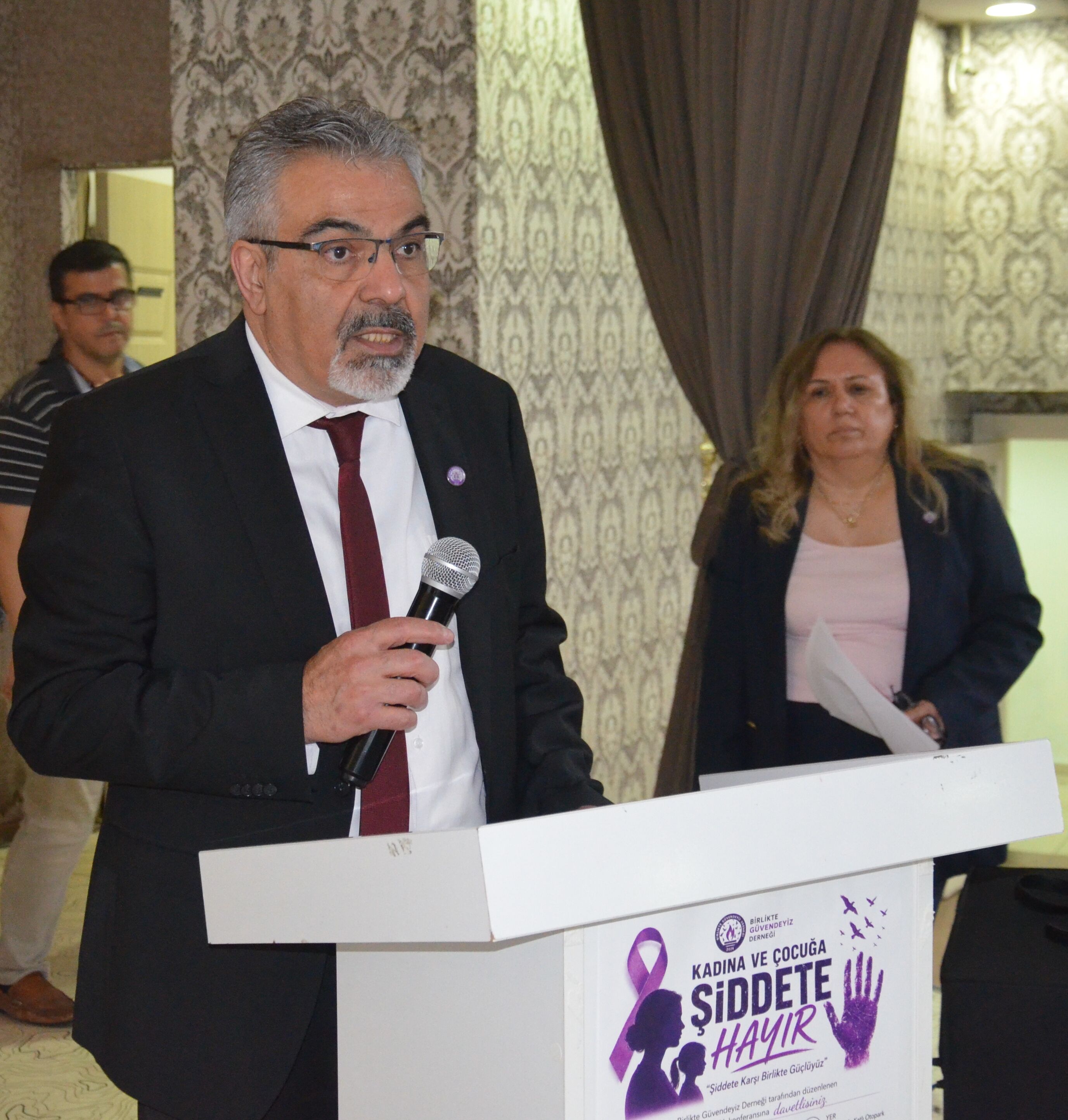 Birlikte Güvendeyiz Derneği Genel Başkanı Sezai Erkan Konurken