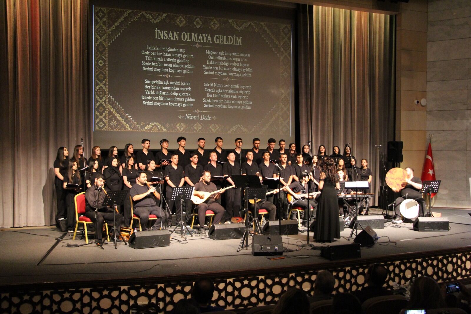 Bu konserin hikâyesi alkışlardan daha büyüktü!