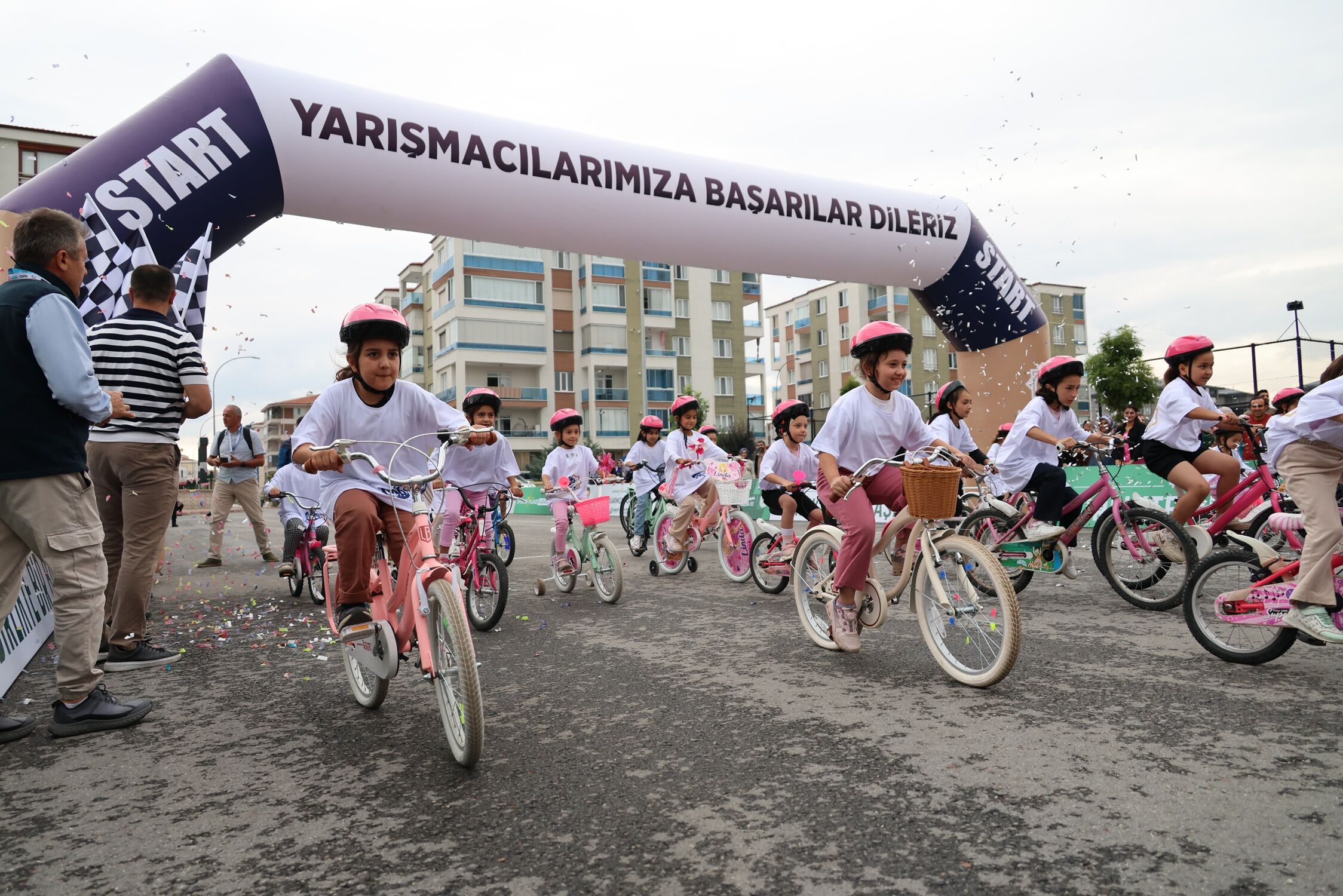 10. Düz Bi̇si̇klet Yarişi Büyük Heyecana Sahne Oldu (2)