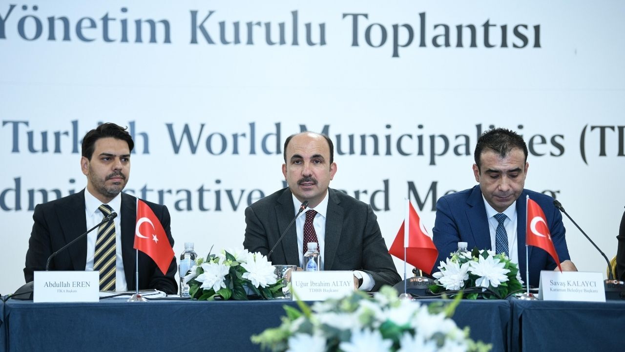 Kırmızı Ve Beyaz Modern Son Dakika Haberleri Youtube Küçük Resmi (55)-6