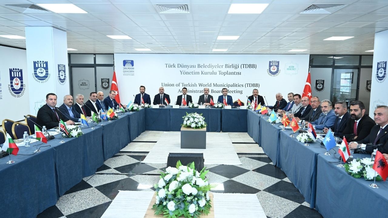 Kırmızı Ve Beyaz Modern Son Dakika Haberleri Youtube Küçük Resmi (56)-11