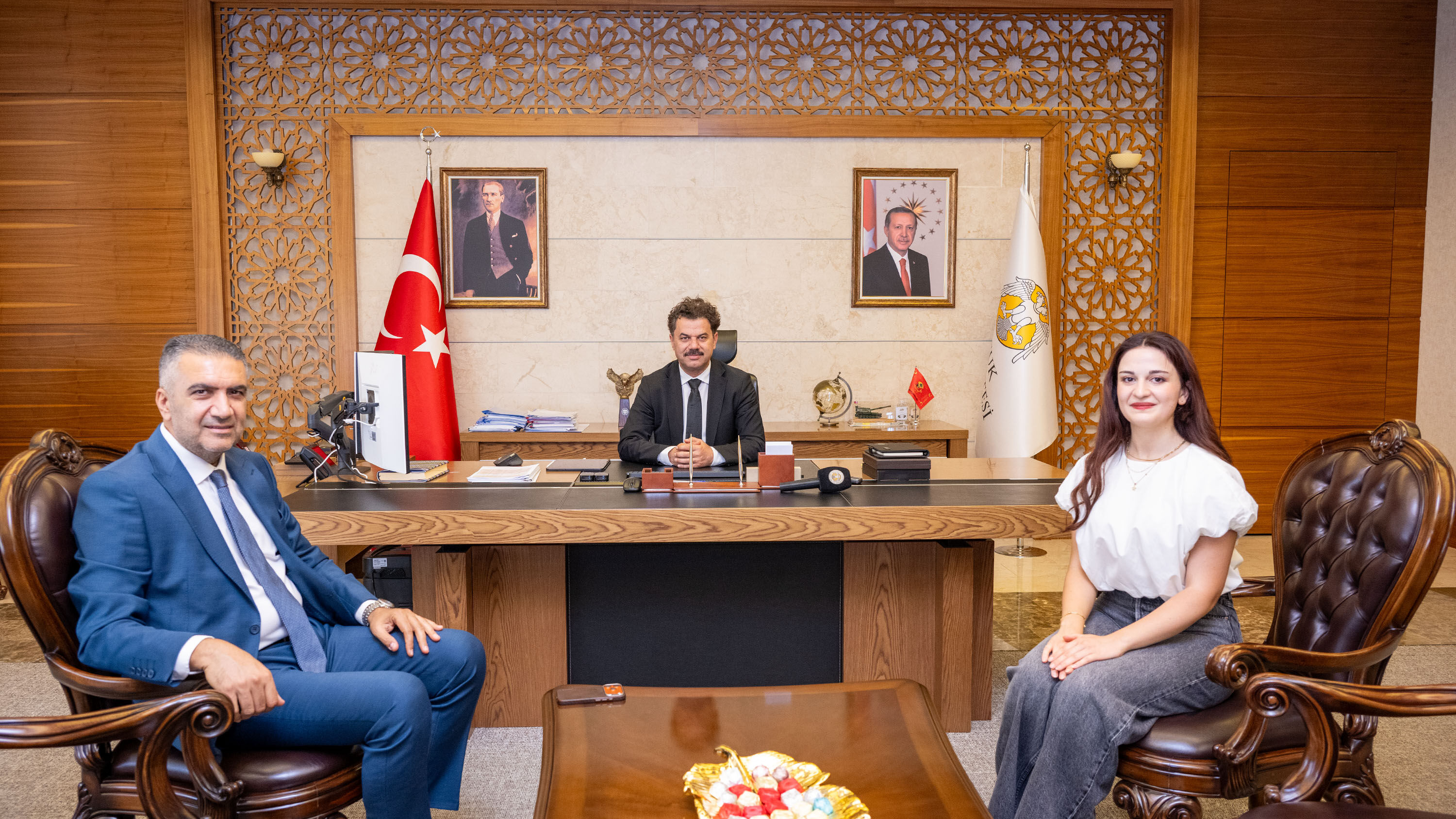 Selçuk Üniversitesinin 500 Bininci Mezunu, Diplomasını Rektör Yılmaz’dan Aldı (2)
