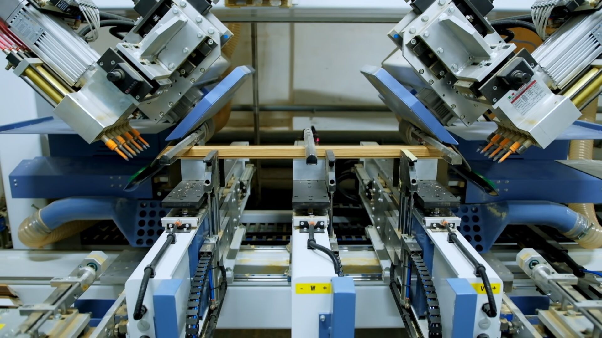 02 İnsansız Üretim Çağında “Dijital Fabrika Operatörleri” Sahaya Geliyor