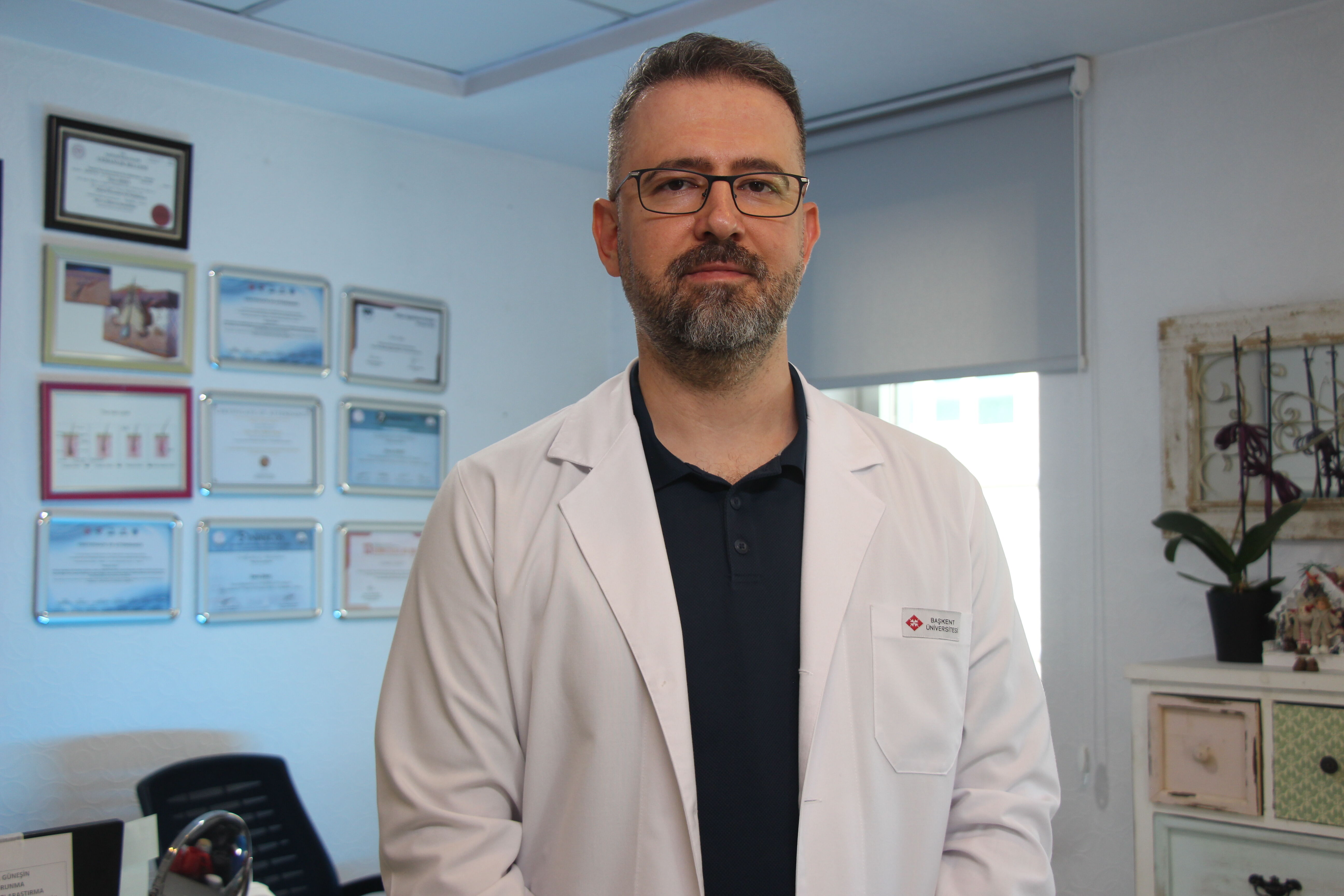 Dermatoloji Uzmanı Dr. Emre Zekey (1)