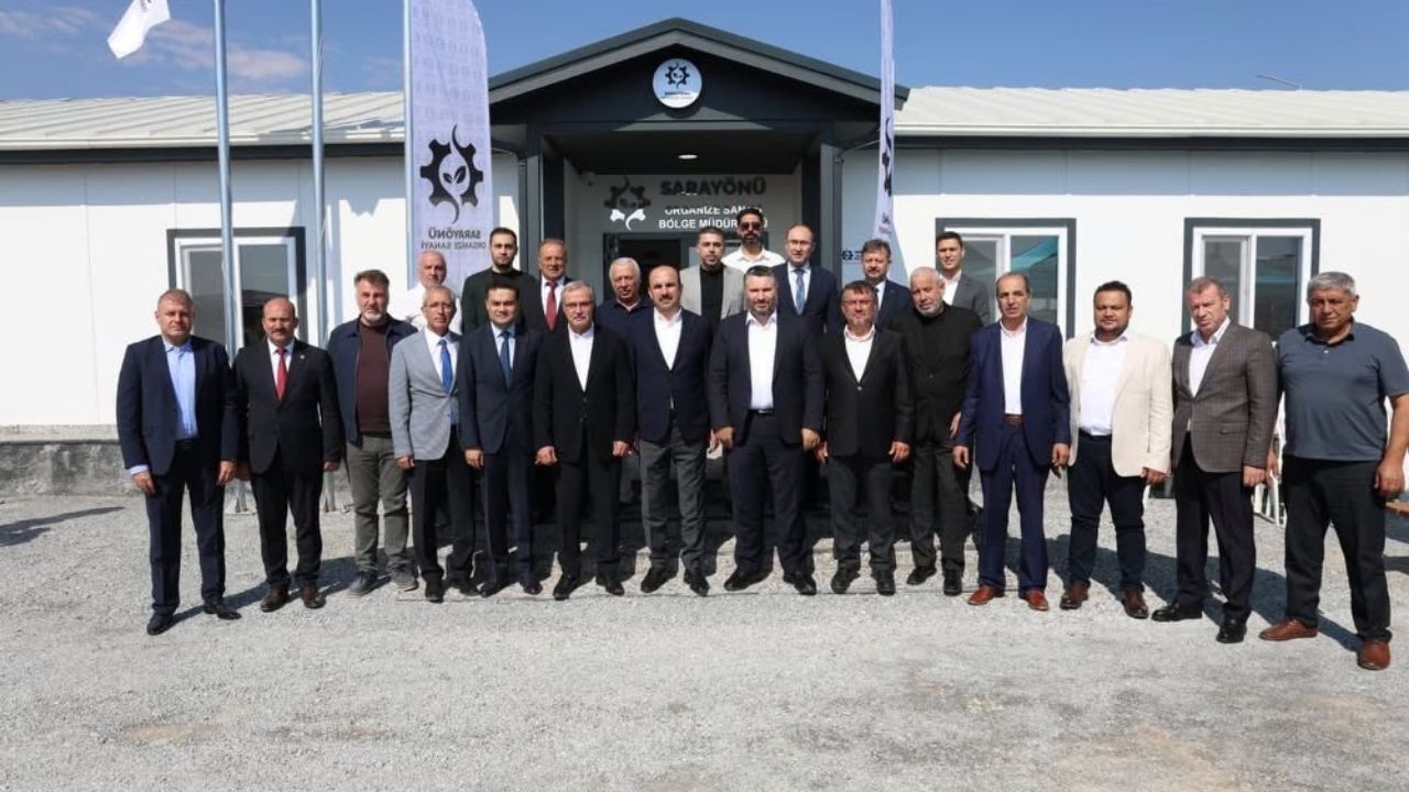 Kırmızı Ve Beyaz Modern Son Dakika Haberleri Youtube Küçük Resmi 2026 08 07T113911.064