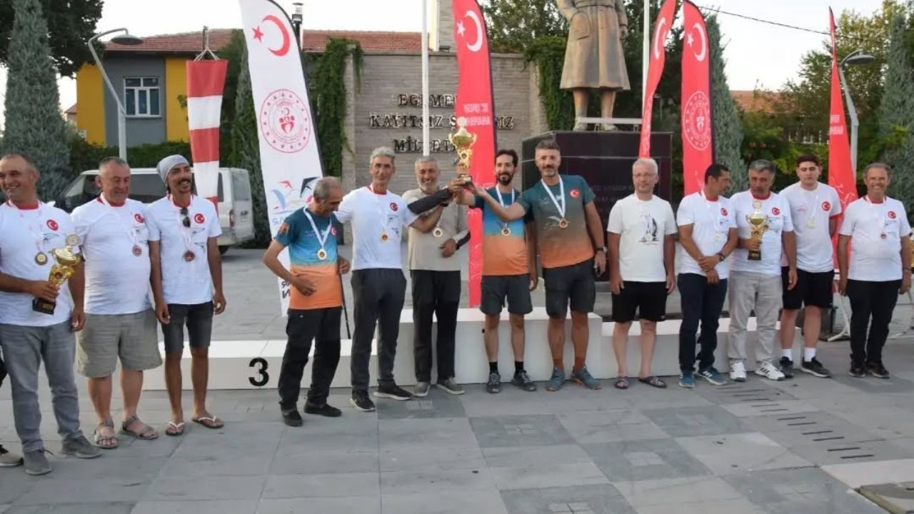 Kırmızı Ve Beyaz Modern Son Dakika Haberleri Youtube Küçük Resmi 2026 08 07T120512.351