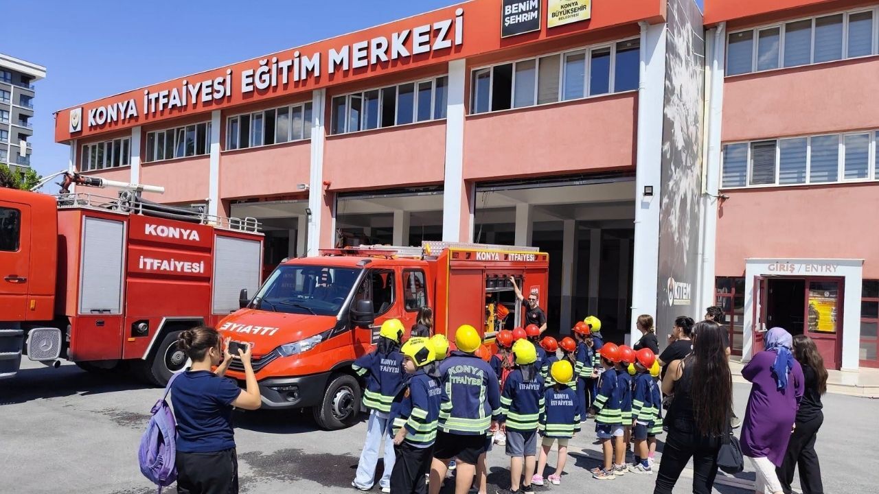 Kırmızı Ve Beyaz Modern Son Dakika Haberleri Youtube Küçük Resmi 2026 08 12T161322.926