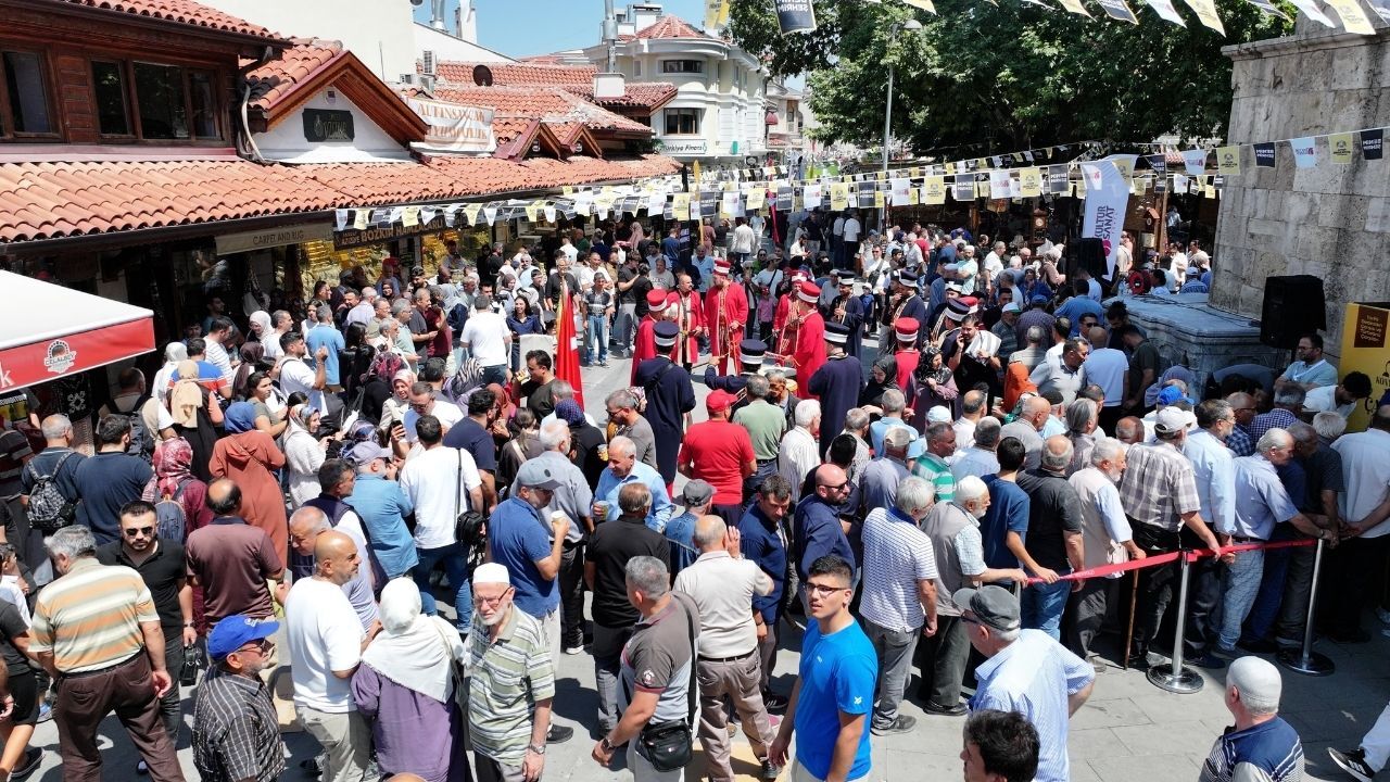Kırmızı Ve Beyaz Modern Son Dakika Haberleri Youtube Küçük Resmi 2026 08 14T152813.909