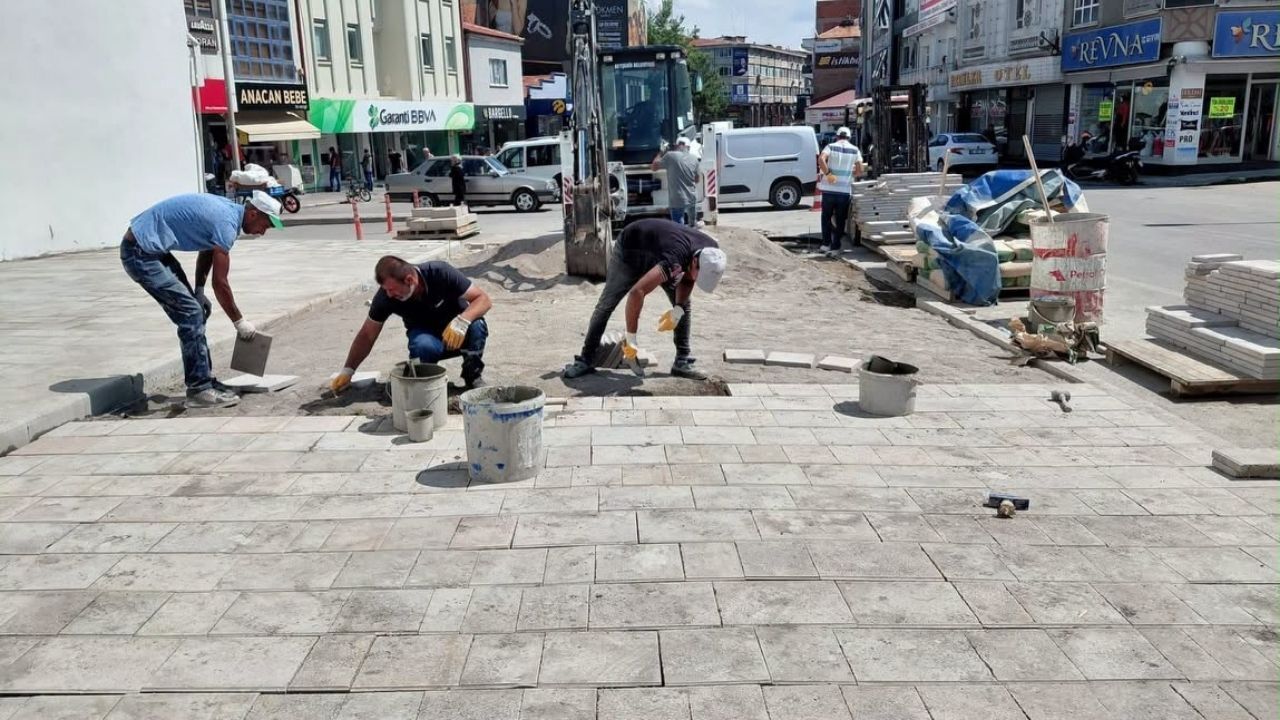 Kırmızı Ve Beyaz Modern Son Dakika Haberleri Youtube Küçük Resmi 2026 08 18T103522.615