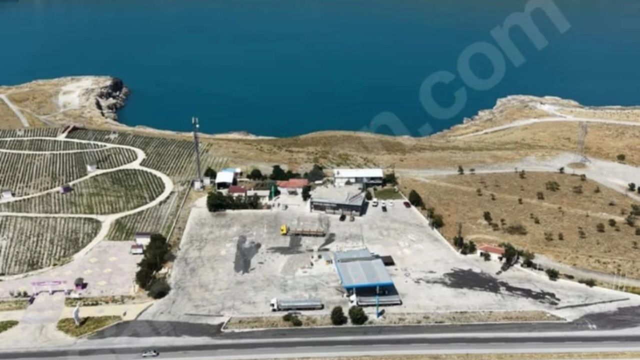 Kırmızı Ve Beyaz Modern Son Dakika Haberleri Youtube Küçük Resmi 2026 08 20T095815.205