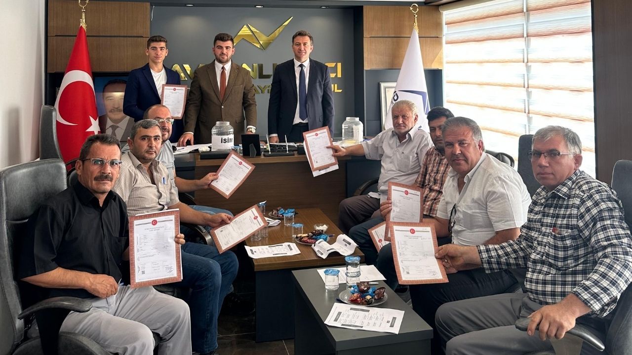 Kırmızı Ve Beyaz Modern Son Dakika Haberleri Youtube Küçük Resmi 2026 08 25T140943.051