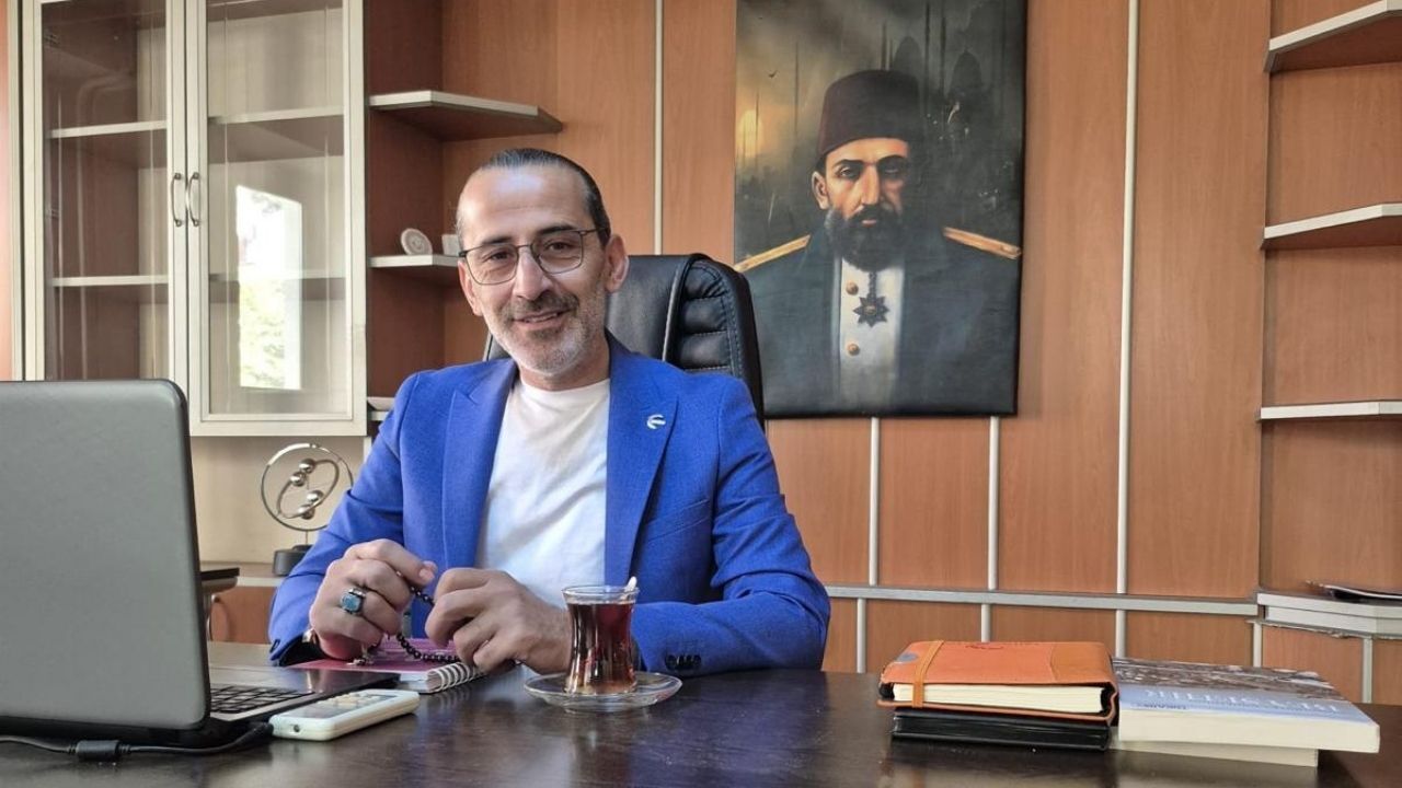 Kırmızı Ve Beyaz Modern Son Dakika Haberleri Youtube Küçük Resmi 2026 08 25T142324.983