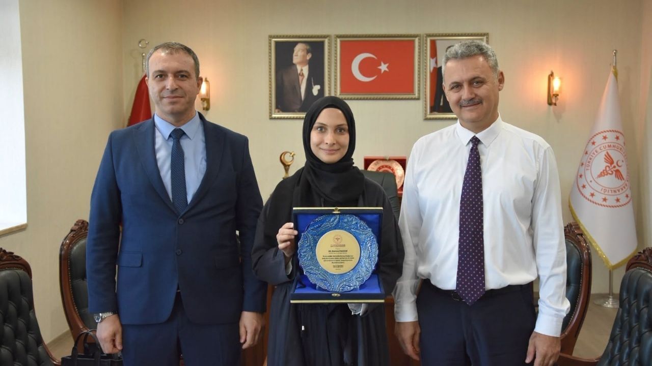 Kırmızı Ve Beyaz Modern Son Dakika Haberleri Youtube Küçük Resmi 2026 08 26T151132.803