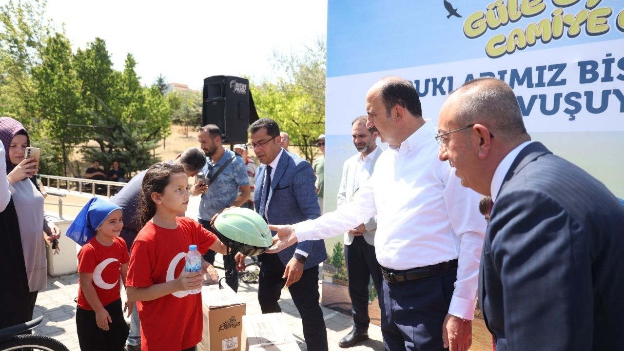 Kırmızı Ve Beyaz Modern Son Dakika Haberleri Youtube Küçük Resmi 2026 08 27T143050.896