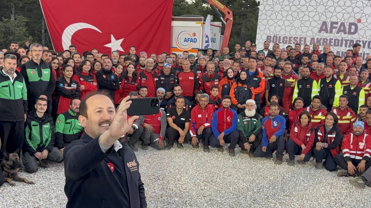 Kırmızı Ve Beyaz Modern Son Dakika Haberleri Youtube Küçük Resmi 2026 08 31T114105.582