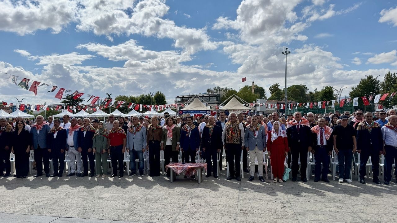 Kırmızı Ve Beyaz Modern Son Dakika Haberleri Youtube Küçük Resmi (91)-6