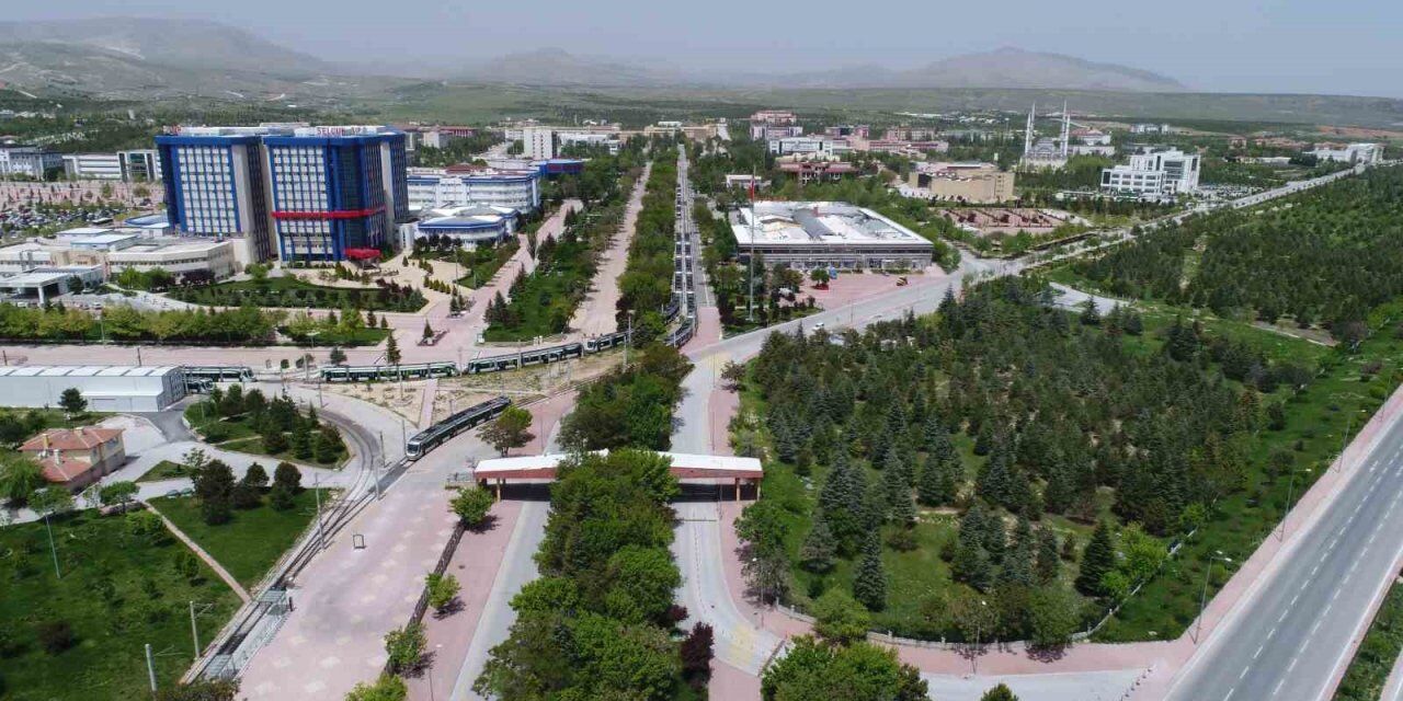Selçuk Üniversitesi'den dikkat çeken başarı! İşte dünya üniversiteleri arasındaki sıralaması...