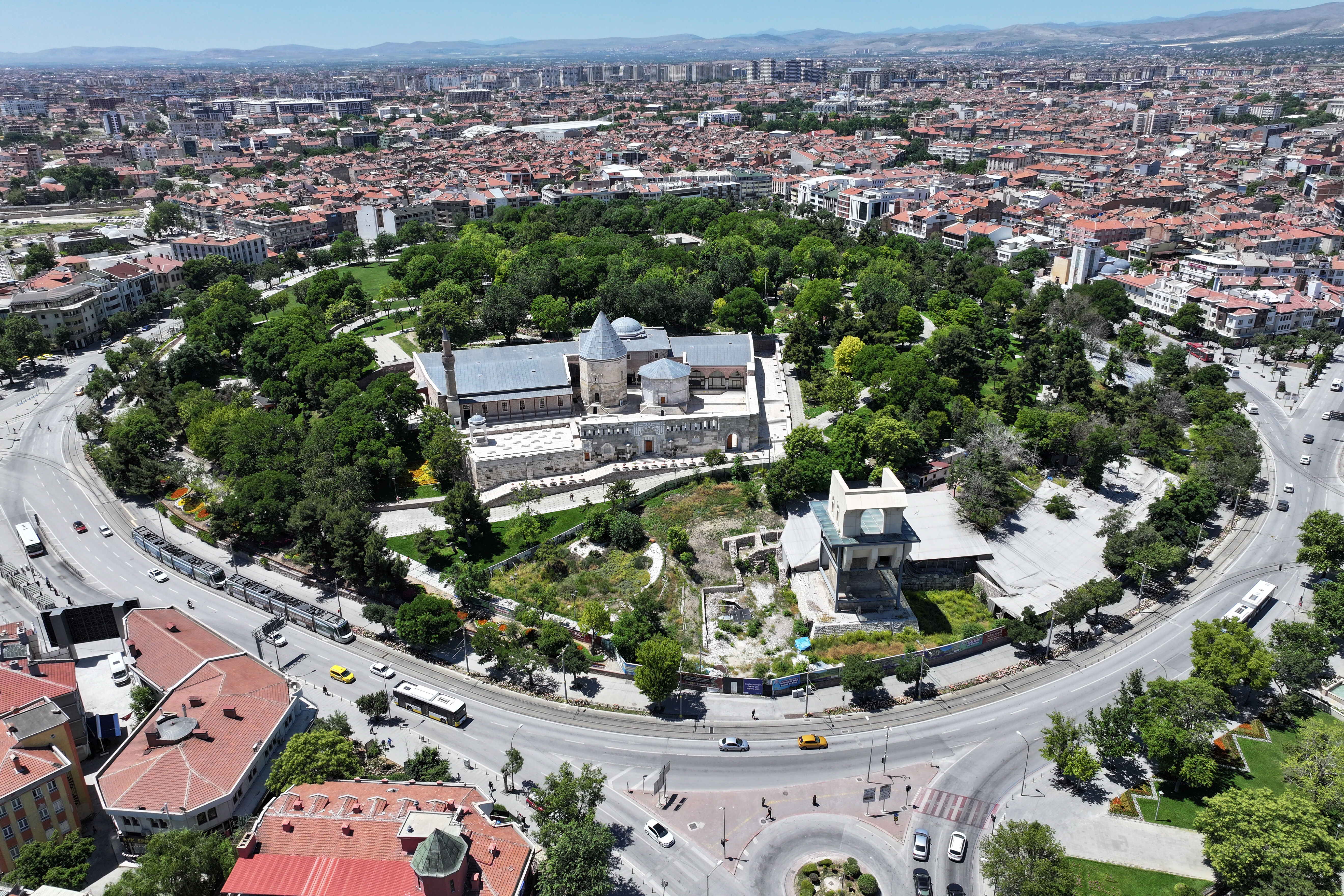Akademisyen adaylarına müjde! Konya’da iki üniversite ilan yayınladı