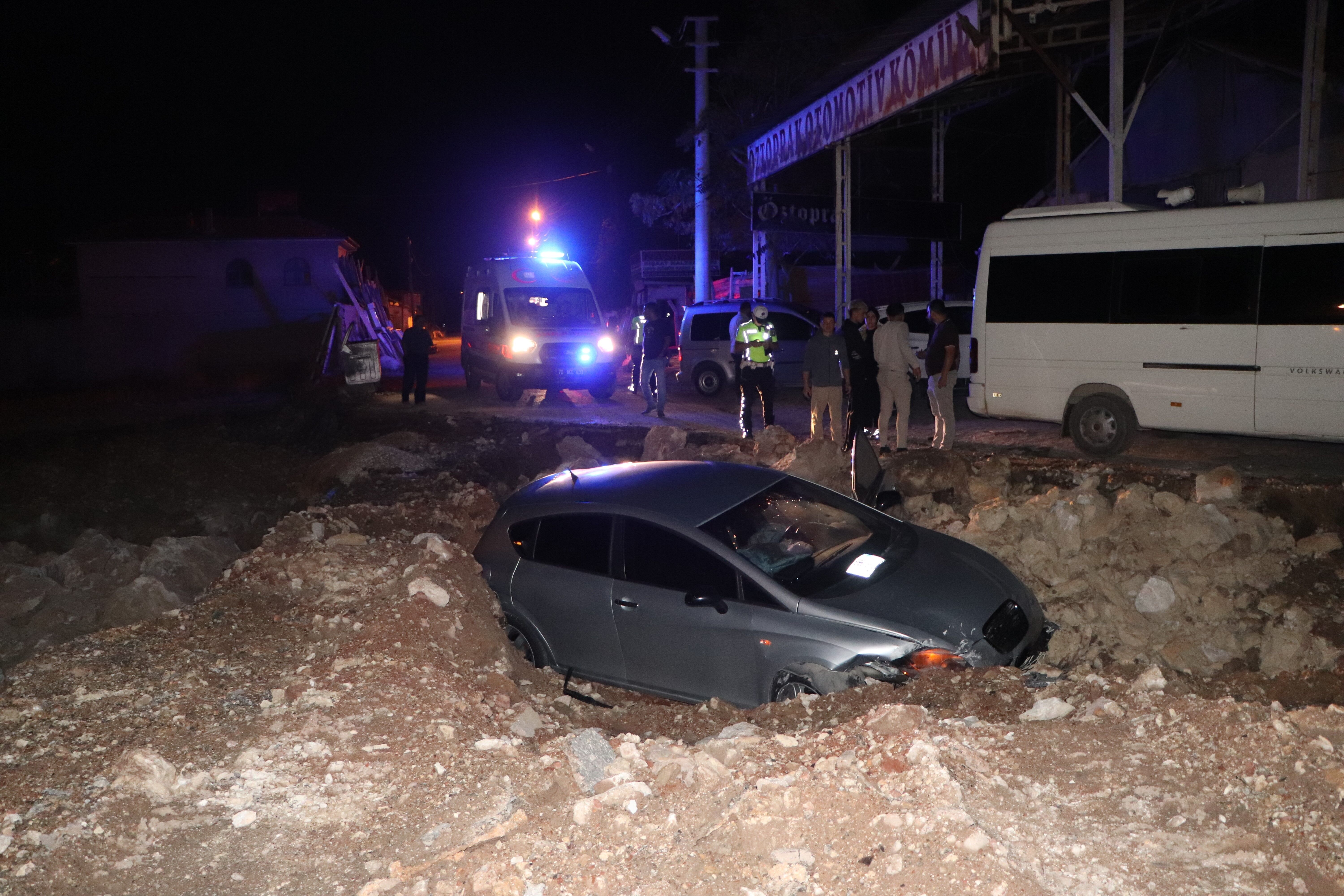 İnşaat alana uçtu, çukura çakıldı!