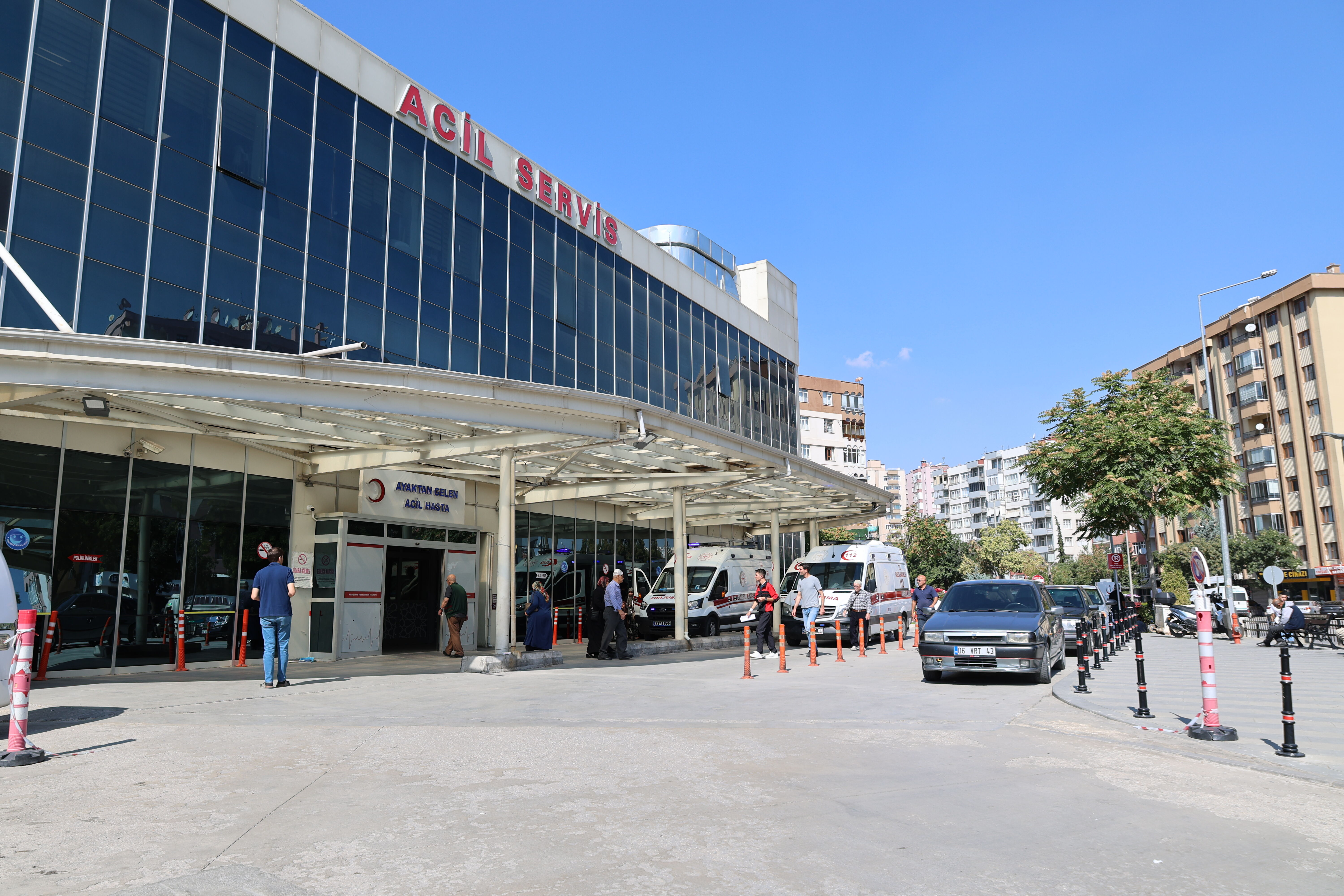 Aci̇l Servi̇s Diş.jpg