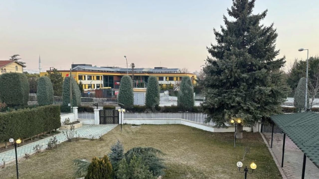 Kırmızı Ve Beyaz Modern Son Dakika Haberleri Youtube Küçük Resmi 2026 09 01T121317.823