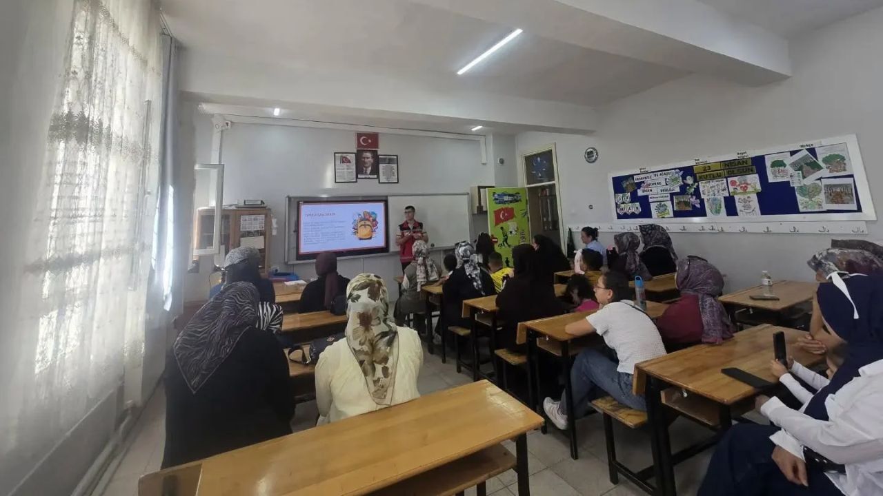 Konya’da geleceğimizin teminatı çocuklarımız için sahadalar!