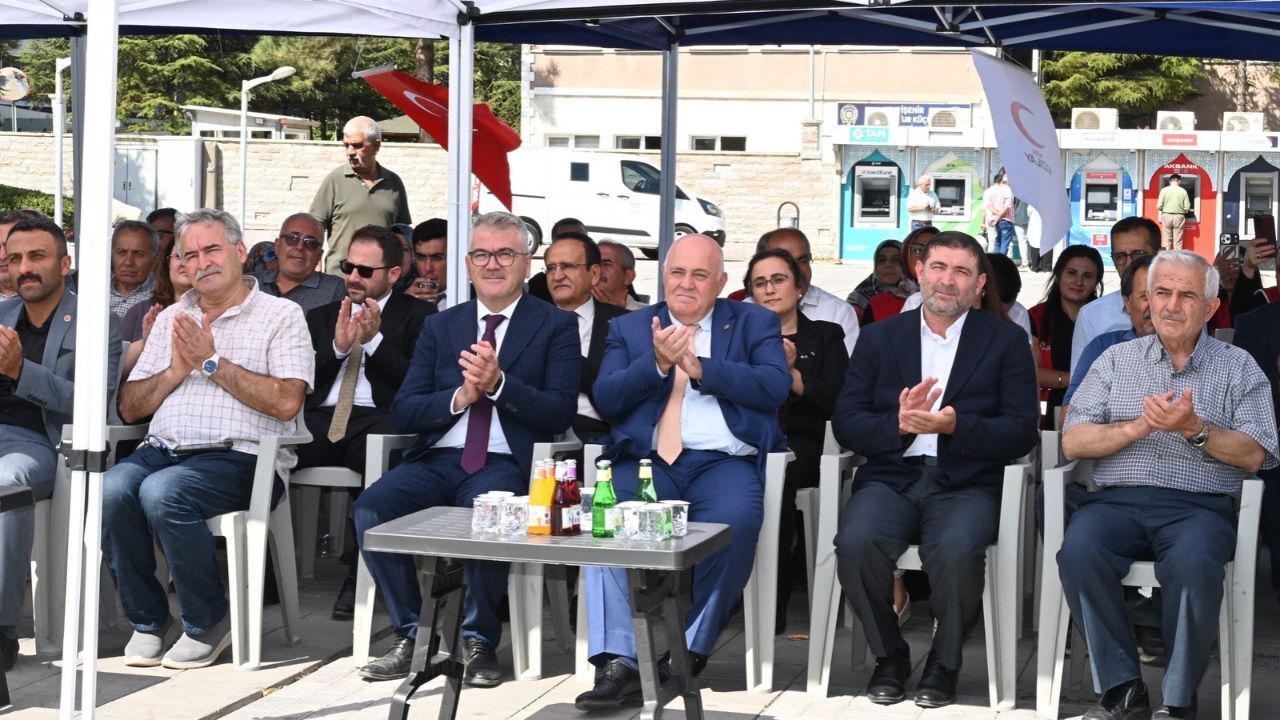 Kırmızı Ve Beyaz Modern Son Dakika Haberleri Youtube Küçük Resmi 2026 09 17T153644.604