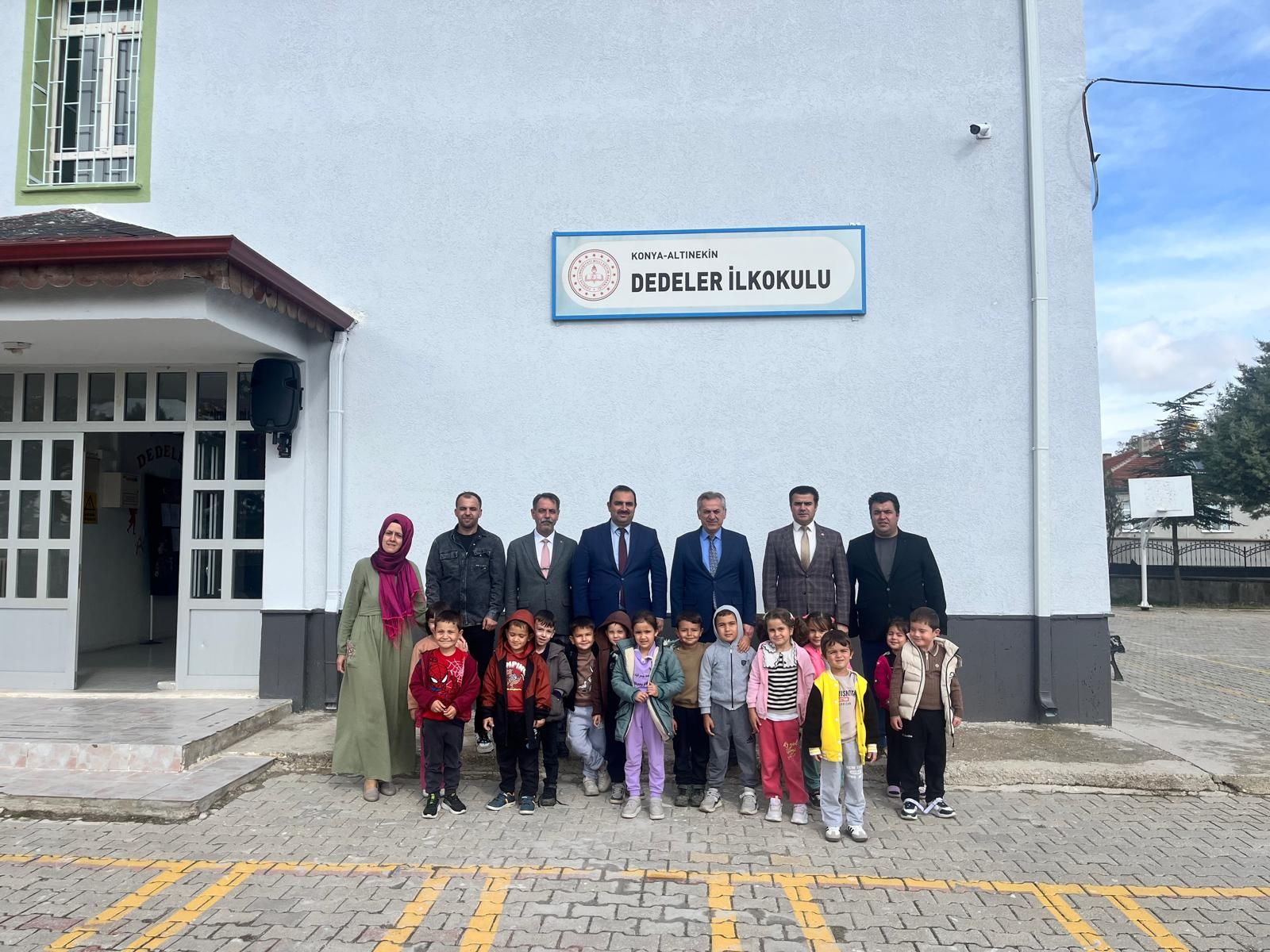 01 Altınekin Dedeler İlkokulunu