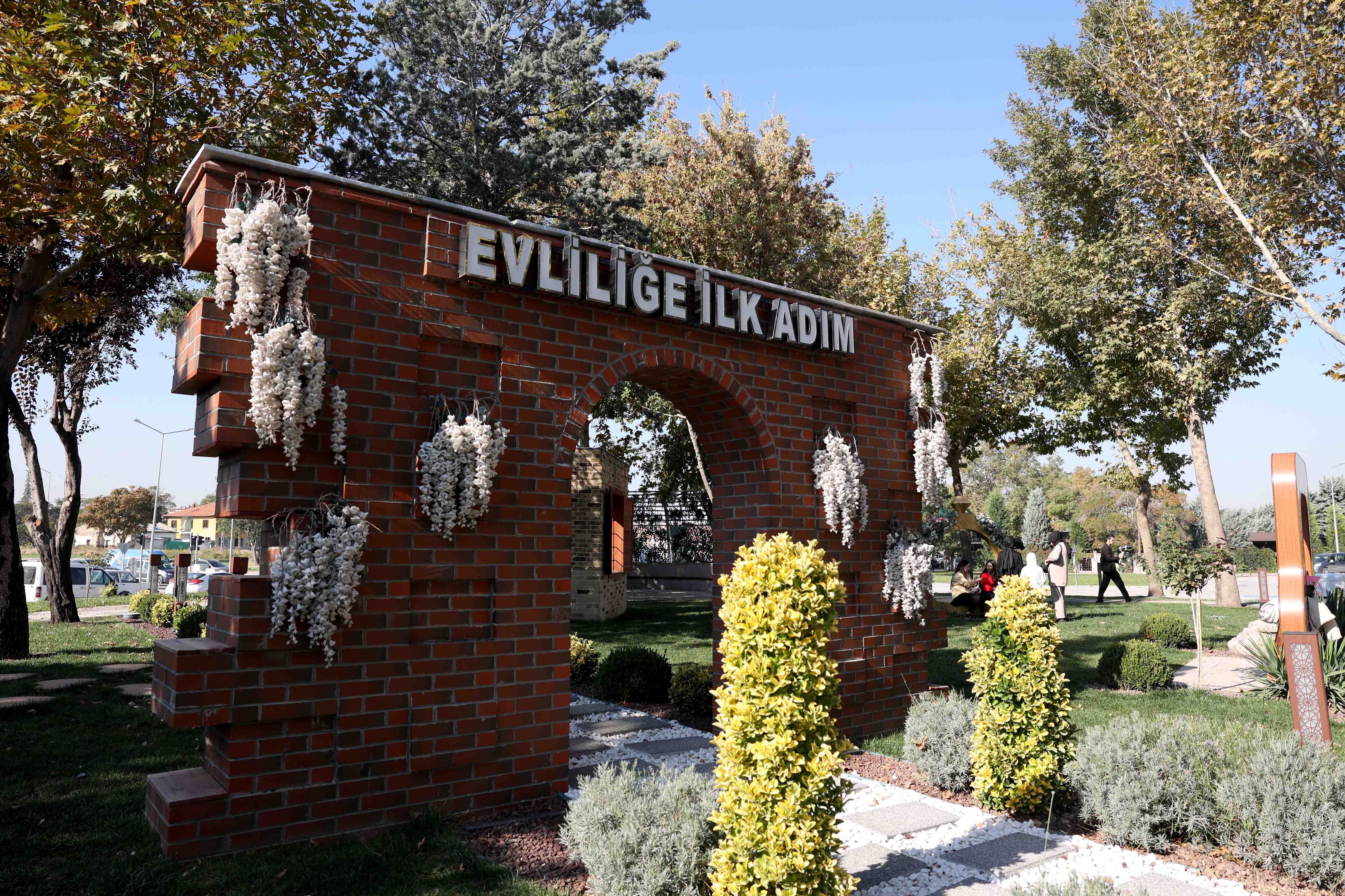 Karatay Kültür Merkezi̇ Ai̇le Ve Şehi̇r Hayatina Değer Katiyor (3)