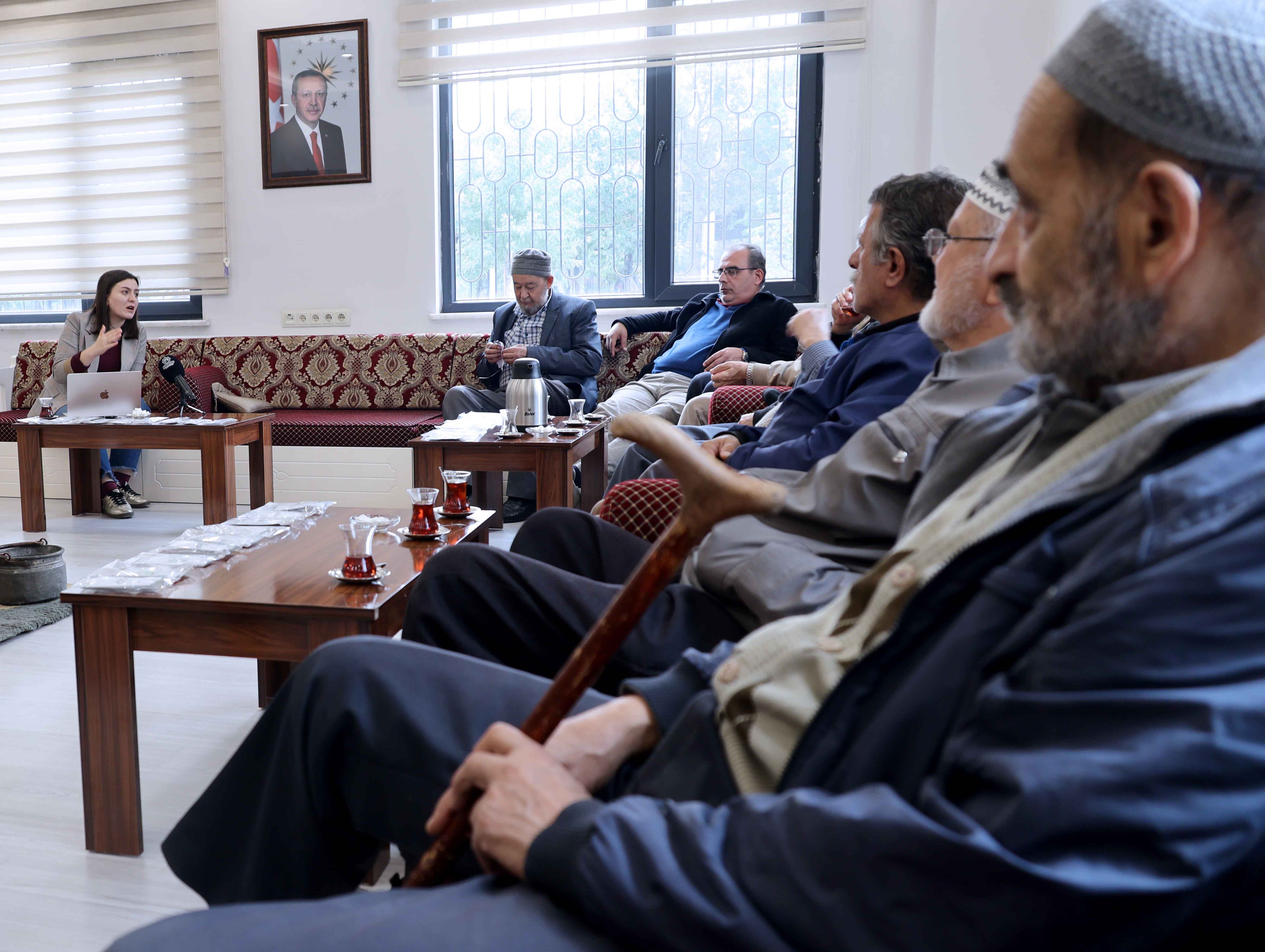 Karatay’da Teknoloji̇ Bağimliliğiyla Mücadele Eği̇ti̇mi̇ Veri̇ldi̇ (4)
