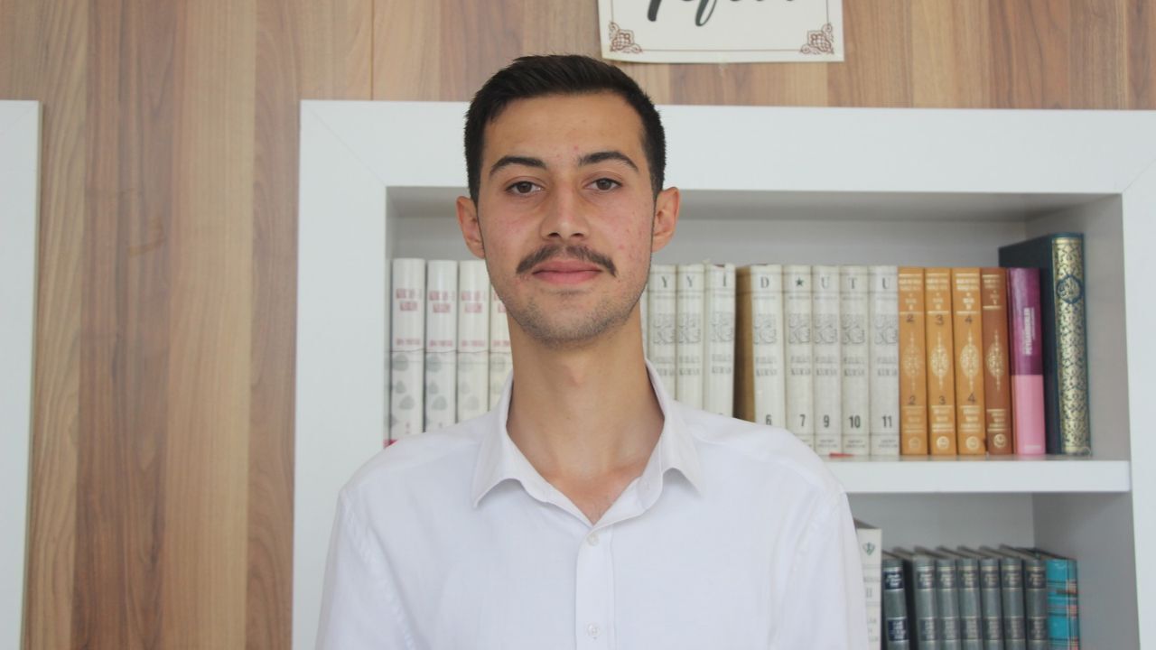 Kırmızı Ve Beyaz Modern Son Dakika Haberleri Youtube Küçük Resmi 2026 10 02T142814.787
