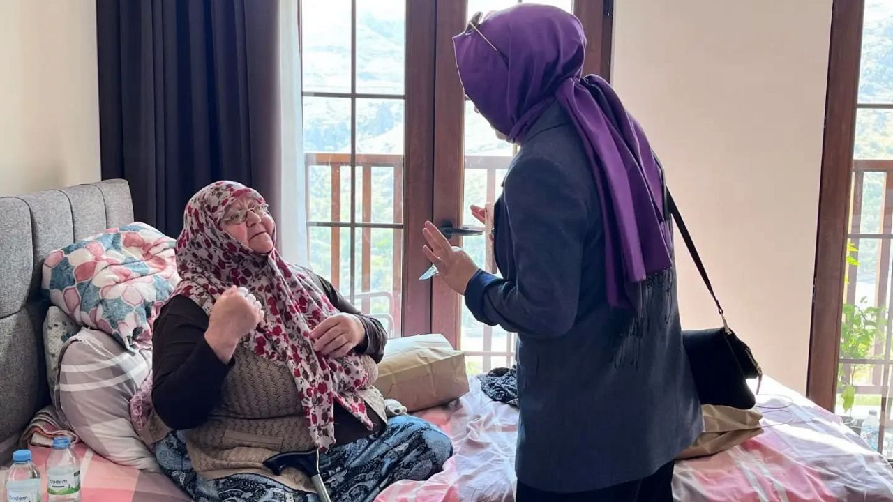 Kırmızı Ve Beyaz Modern Son Dakika Haberleri Youtube Küçük Resmi 2026 10 14T135620.373