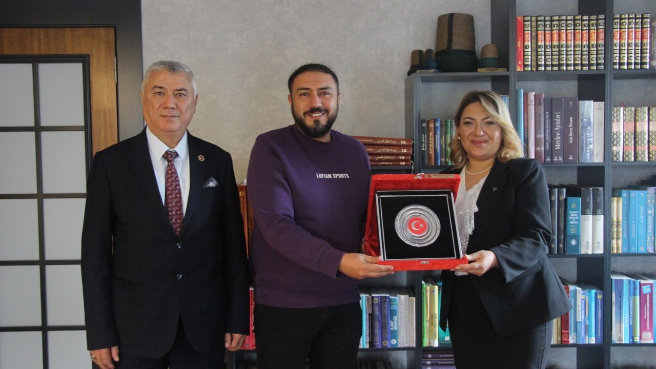 Kırmızı Ve Beyaz Modern Son Dakika Haberleri Youtube Küçük Resmi 2026 10 15T135017.996