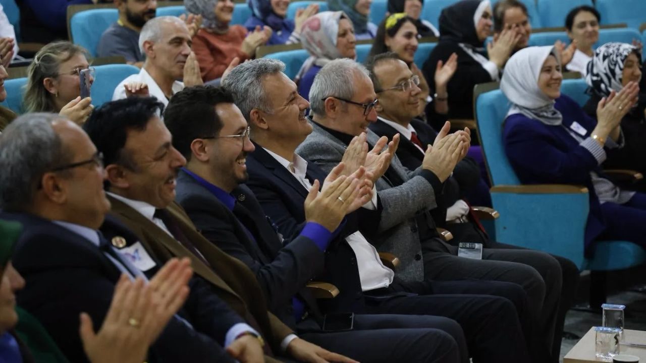 Kırmızı Ve Beyaz Modern Son Dakika Haberleri Youtube Küçük Resmi 2026 10 16T141735.479